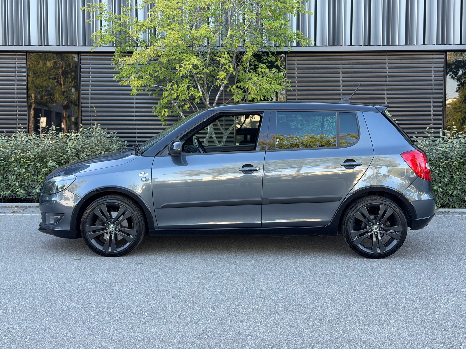 SKODA Fabia 1.2 TSI Monte Carlo-image-1