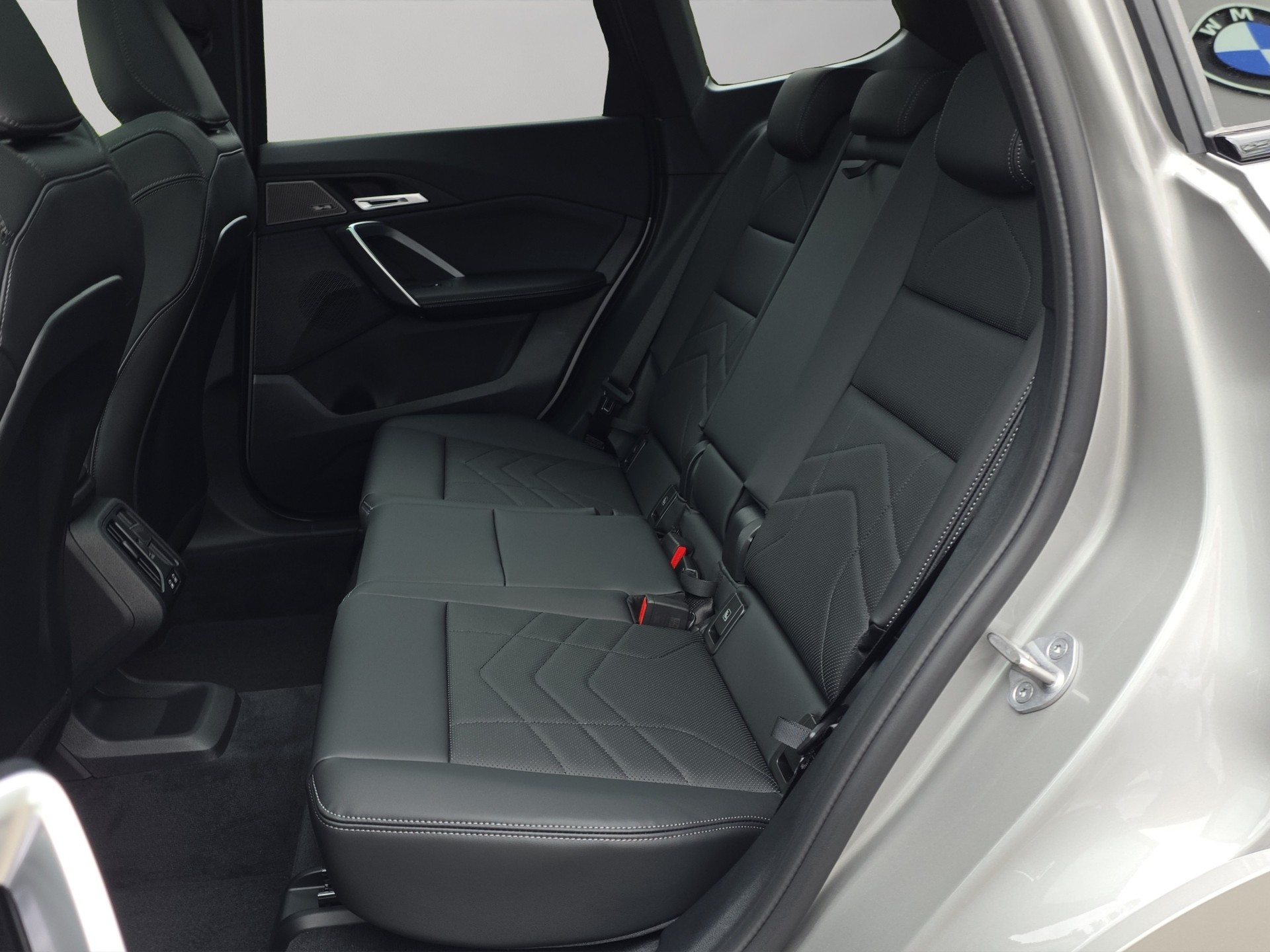 BMW X1 xDrive 23i 48V M Sport-image-15