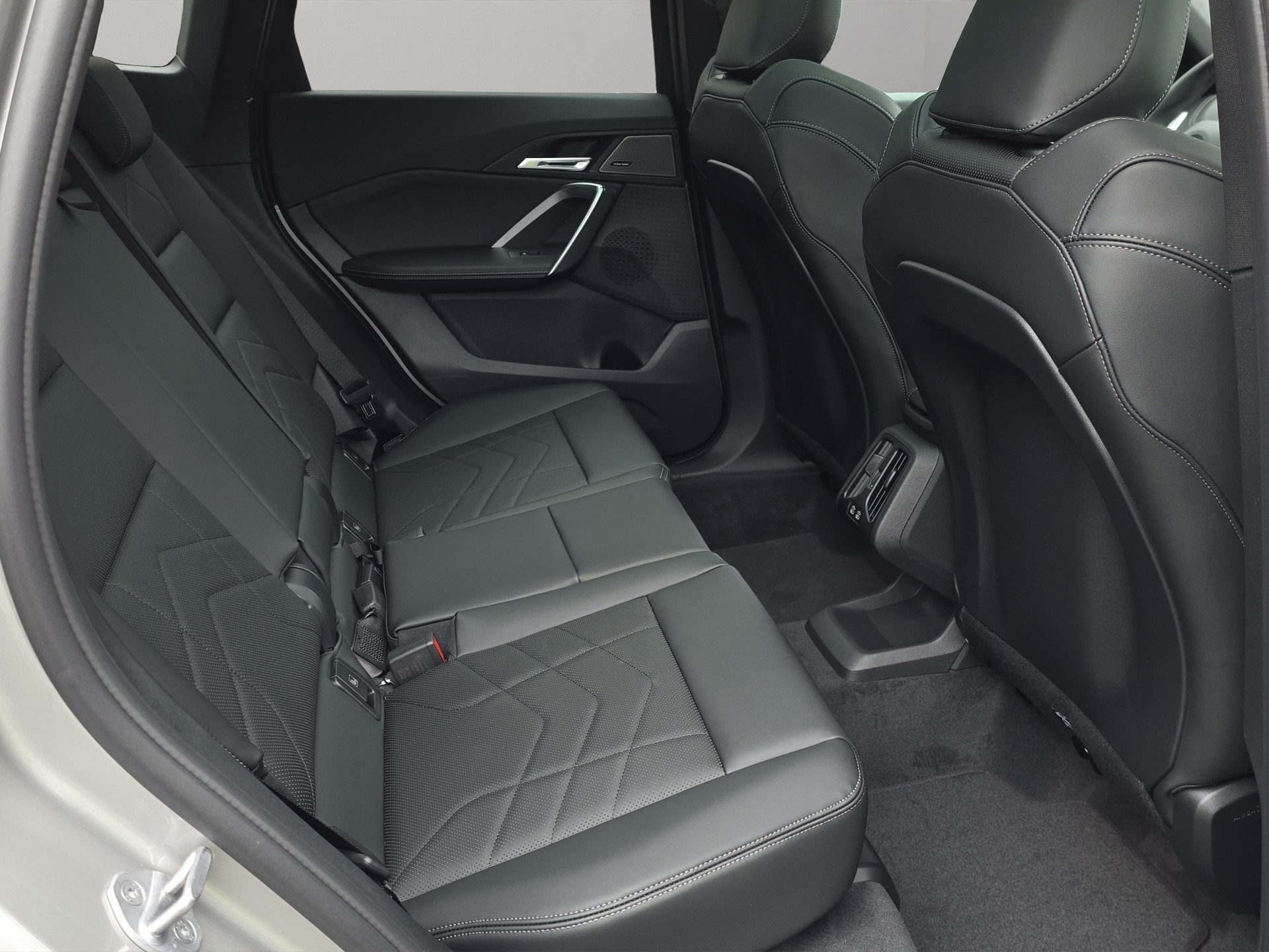 BMW X1 xDrive 23i 48V M Sport-image-18