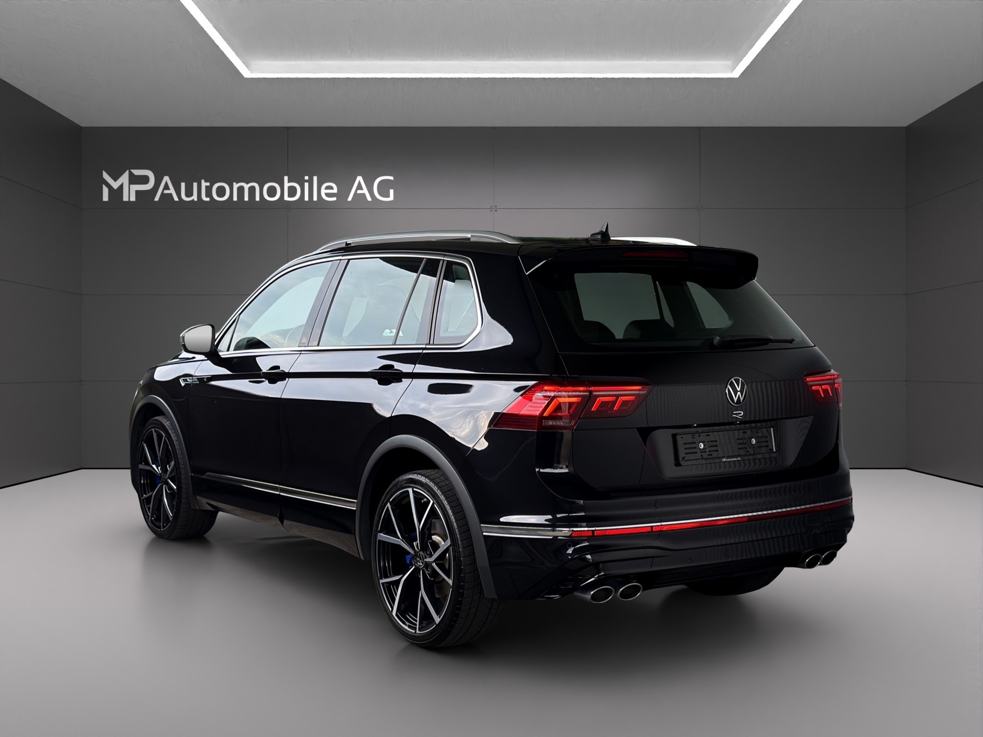VW Tiguan 2.0TSI R 4Motion DSG-image-4