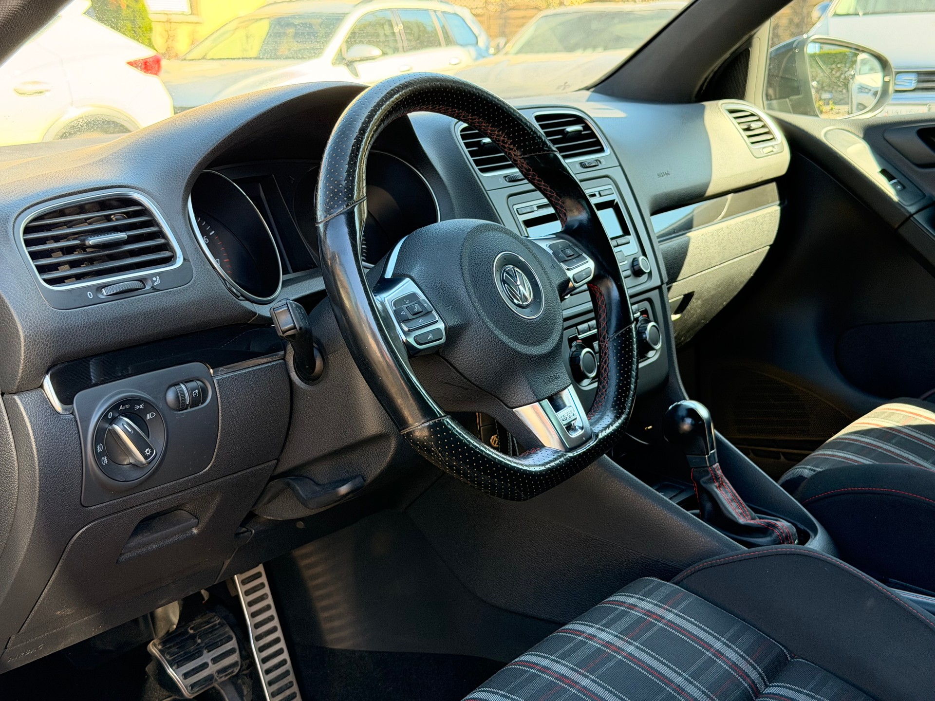 VW Golf 2.0 TSI GTI Team DSG-image-7
