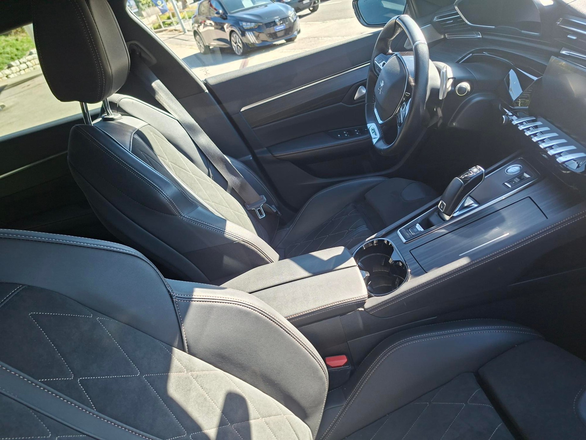 PEUGEOT 508 1.6 PureTech GT Pack EAT8-image-9