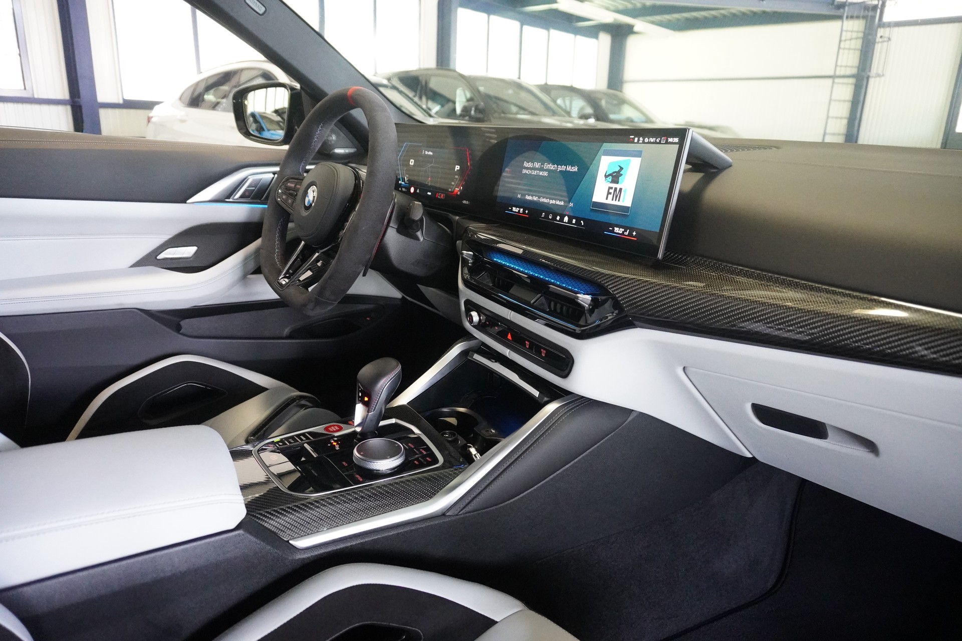 BMW M4 Coupé Competition M xDrive // SONDERLACKIERUNG VOODOO BLAU // WERKSGARANTIE // M CARBON SCHALENSITZE //-image-11