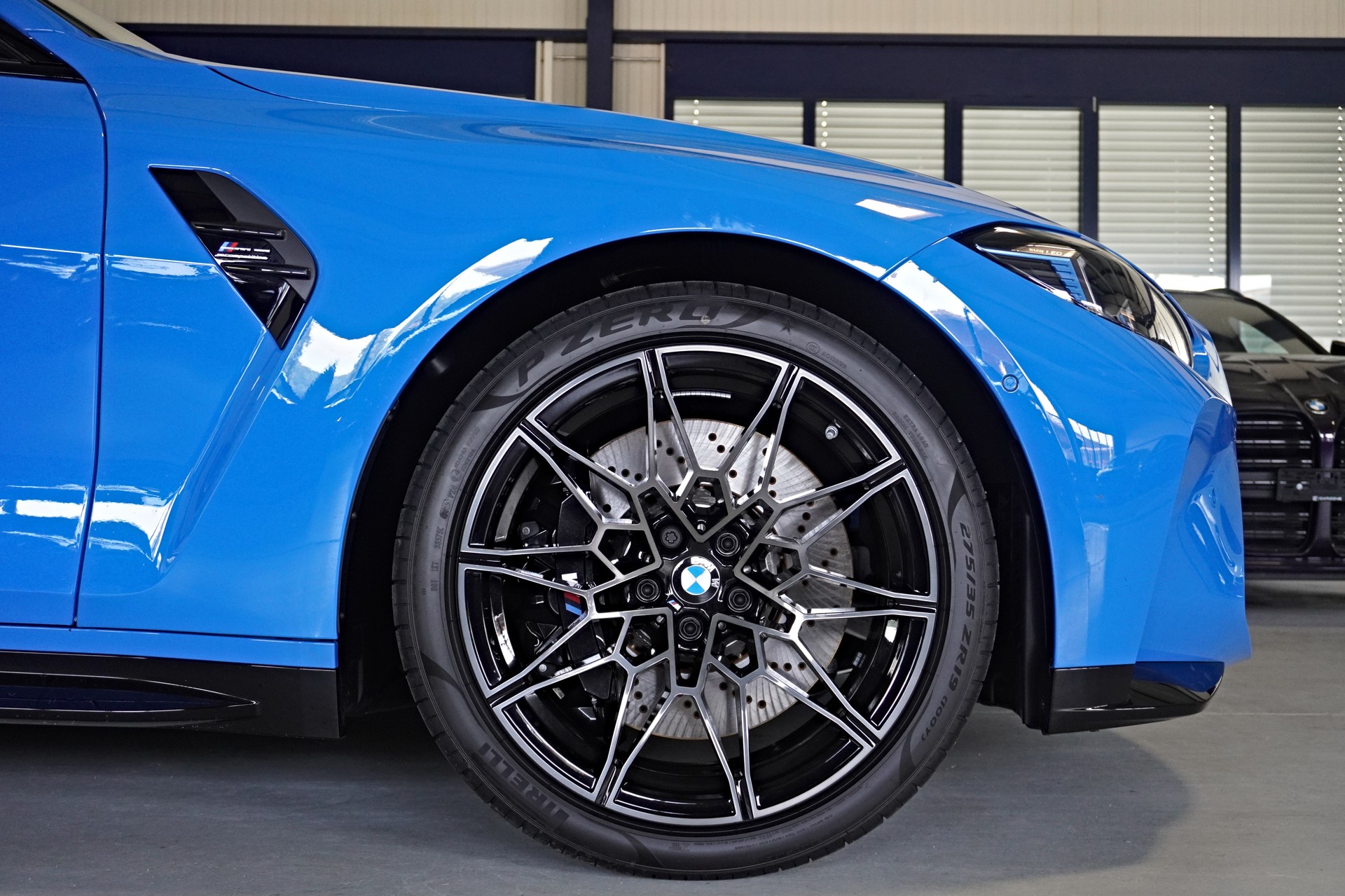 BMW M4 Coupé Competition M xDrive // SONDERLACKIERUNG VOODOO BLAU // WERKSGARANTIE // M CARBON SCHALENSITZE //-image-3