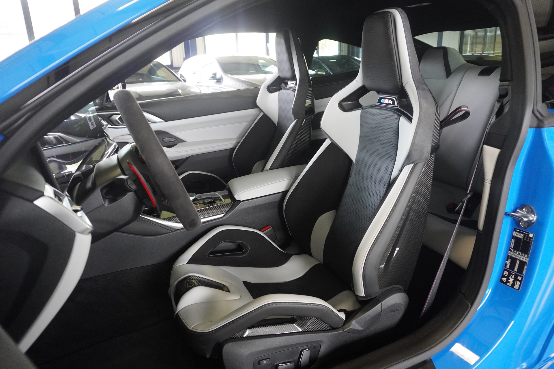 BMW M4 Coupé Competition M xDrive // SONDERLACKIERUNG VOODOO BLAU // WERKSGARANTIE // M CARBON SCHALENSITZE //-image-10
