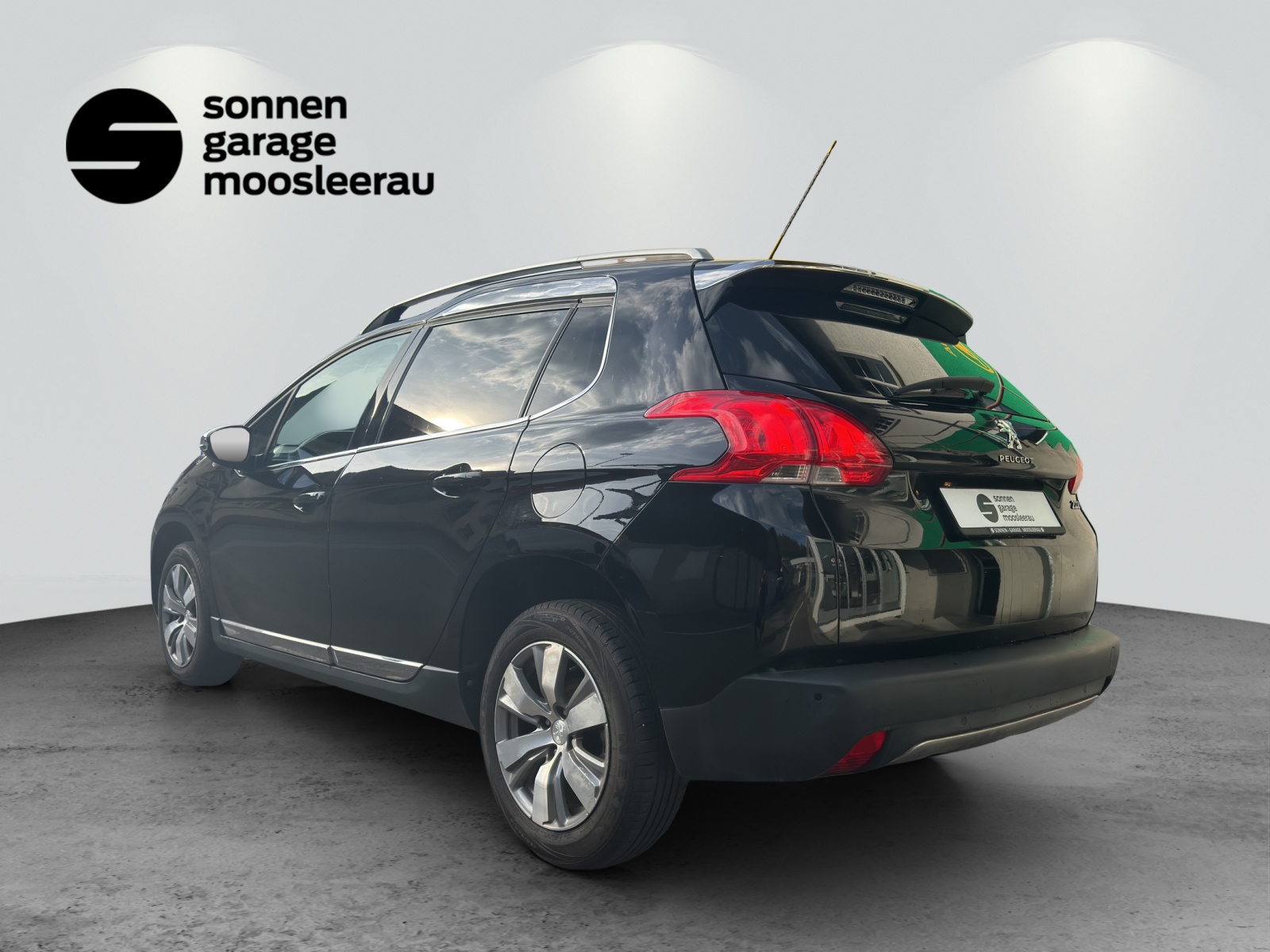 PEUGEOT 2008 1.2 VTI Style-image-2