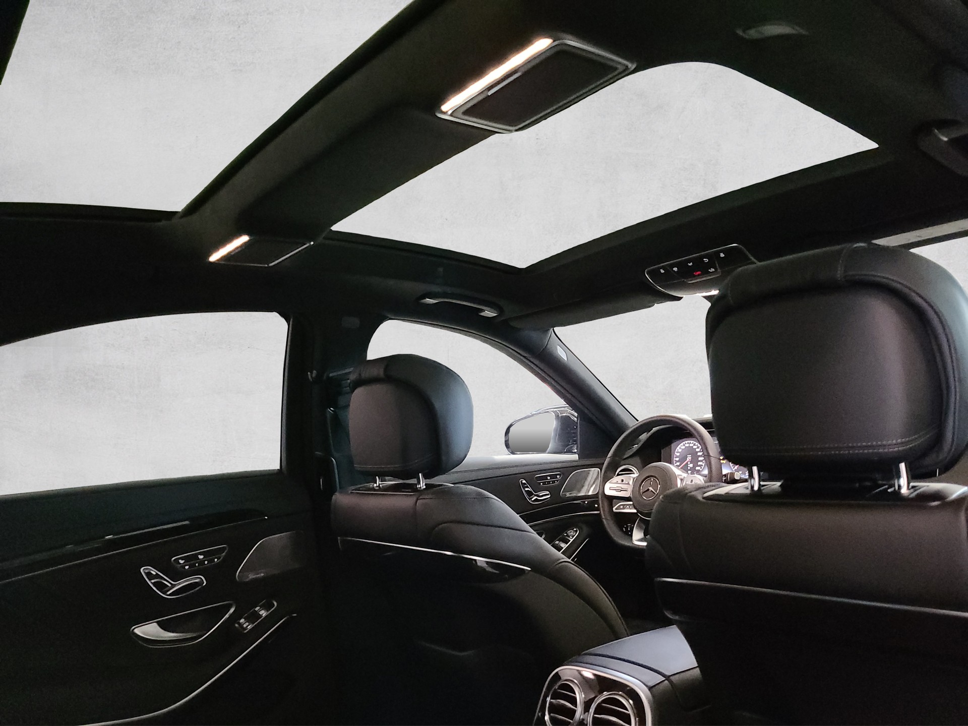 MERCEDES-BENZ S 560 V8 AMG Line 4matic-image-12