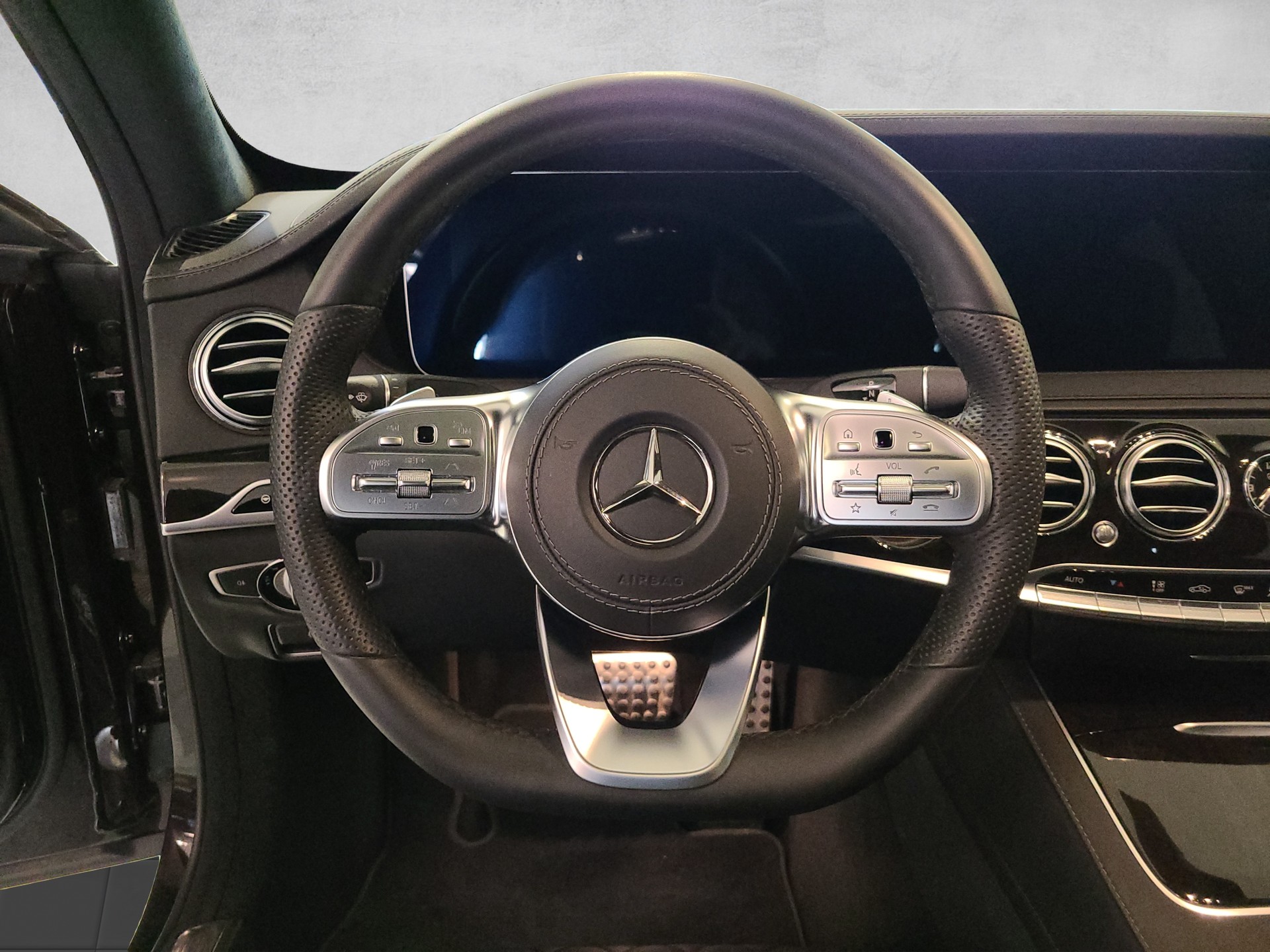 MERCEDES-BENZ S 560 V8 AMG Line 4matic-image-10