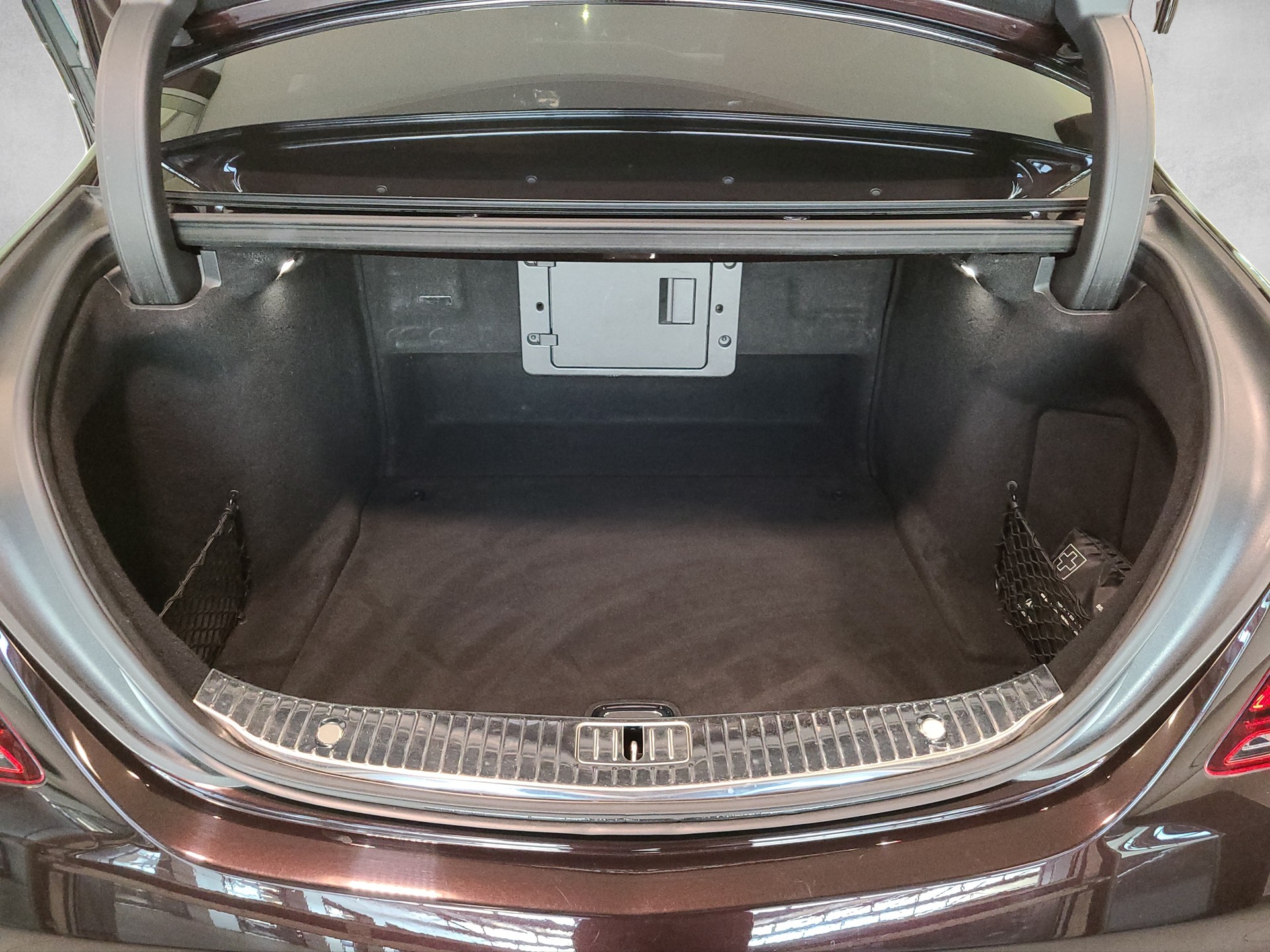 MERCEDES-BENZ S 560 V8 AMG Line 4matic-image-15