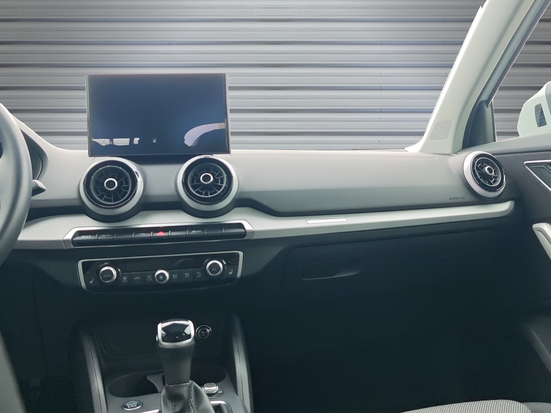 AUDI Q2 35 TFSI S line S-tronic-image-10