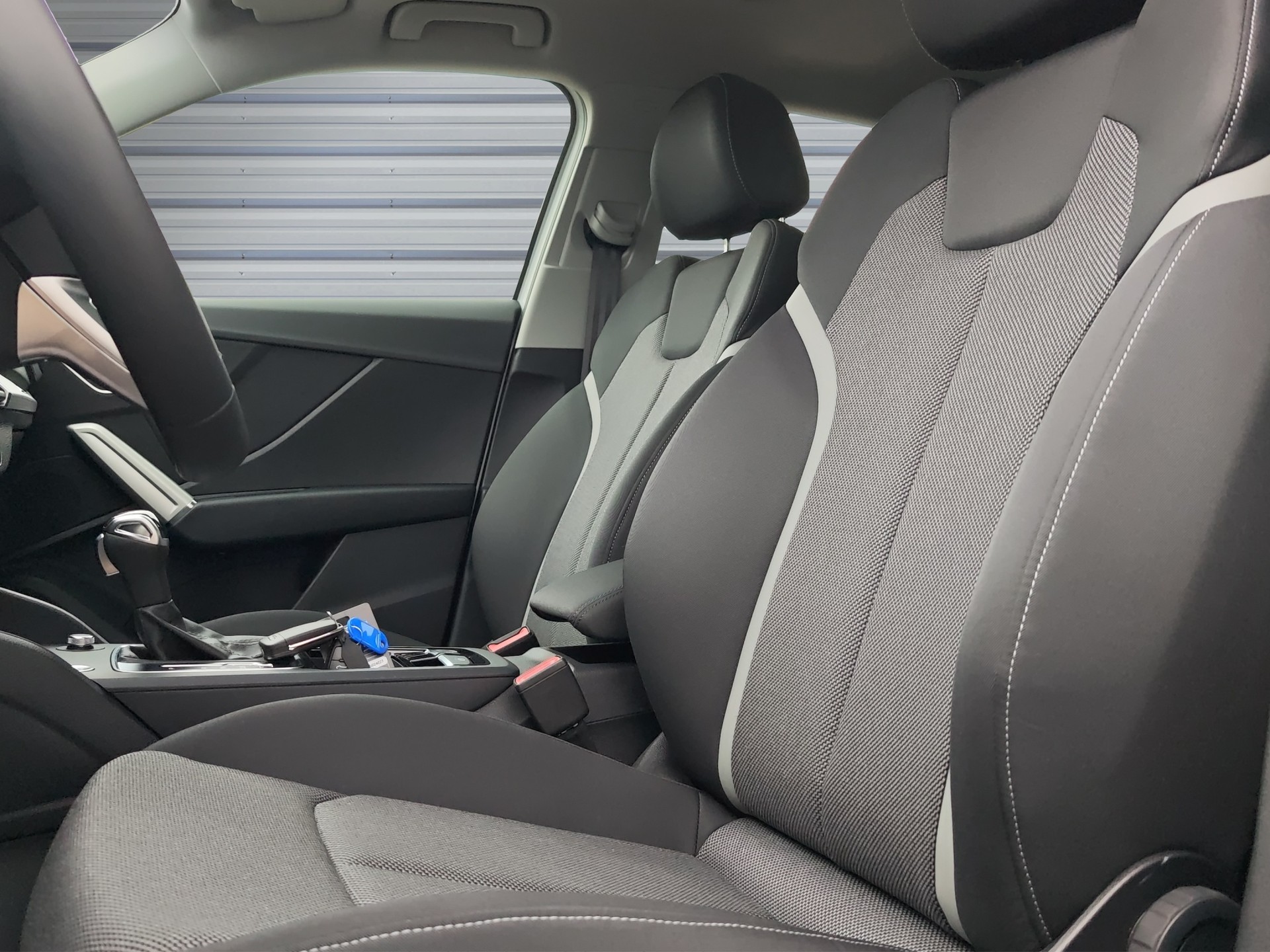 AUDI Q2 35 TFSI S line S-tronic-image-8