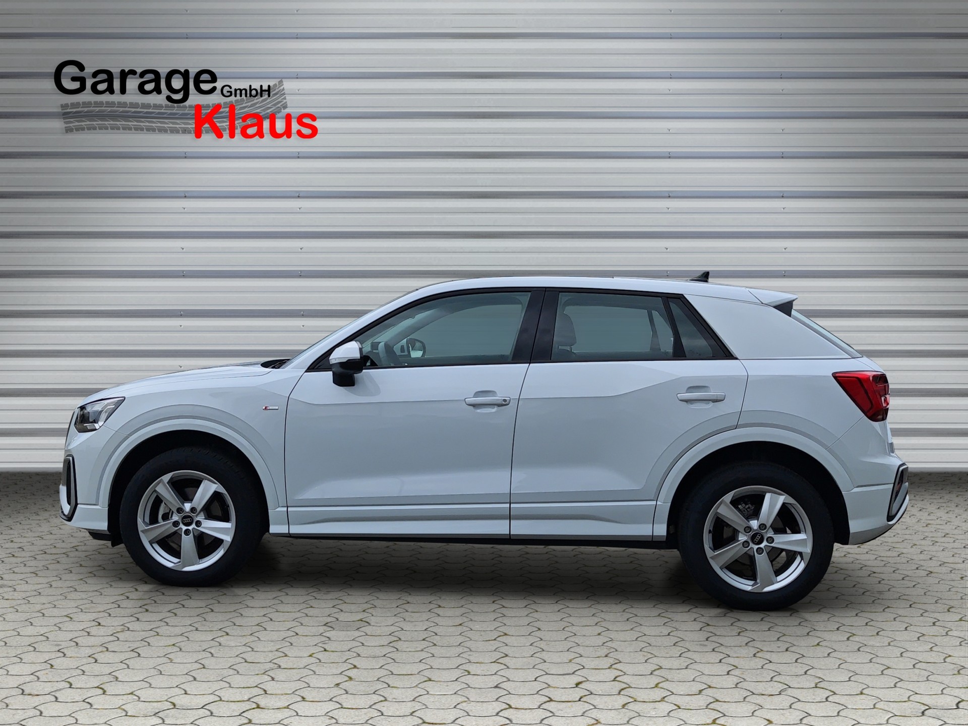 AUDI Q2 35 TFSI S line S-tronic-image-2