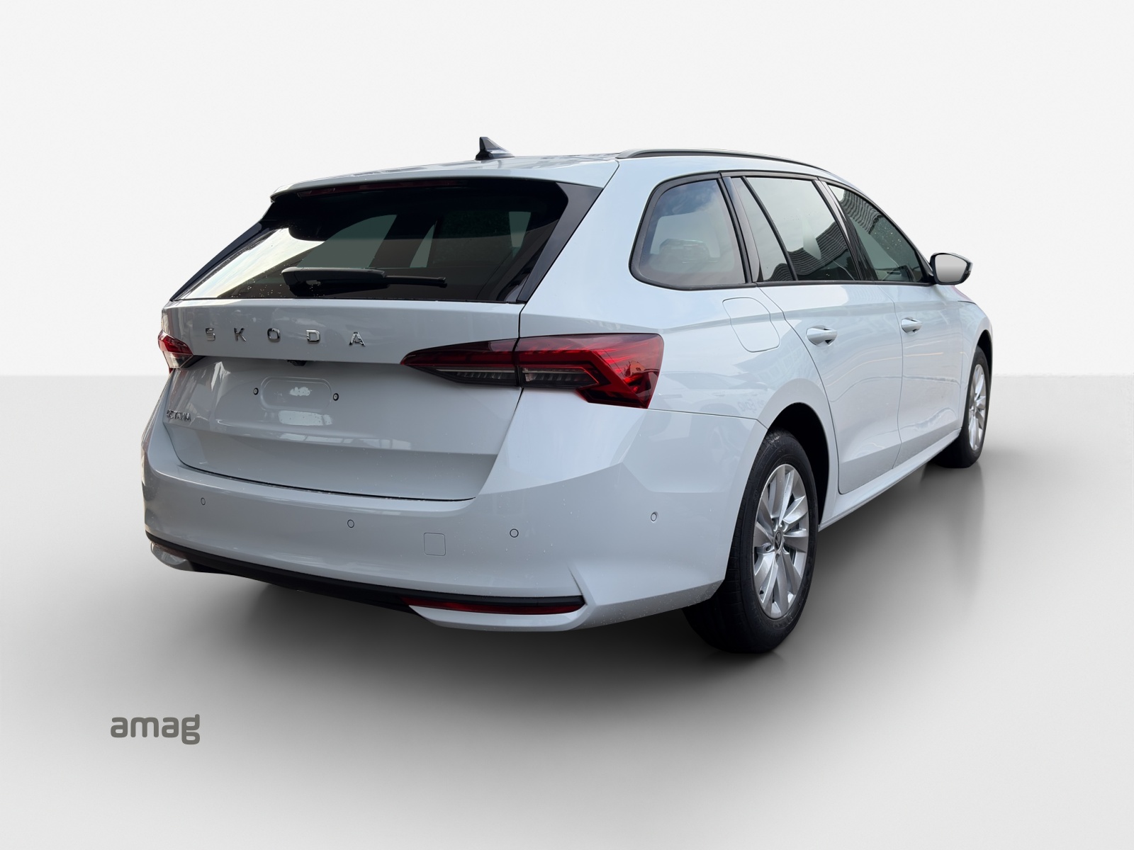 SKODA Octavia Combi 2.0 TDI DSG Selection-image-4