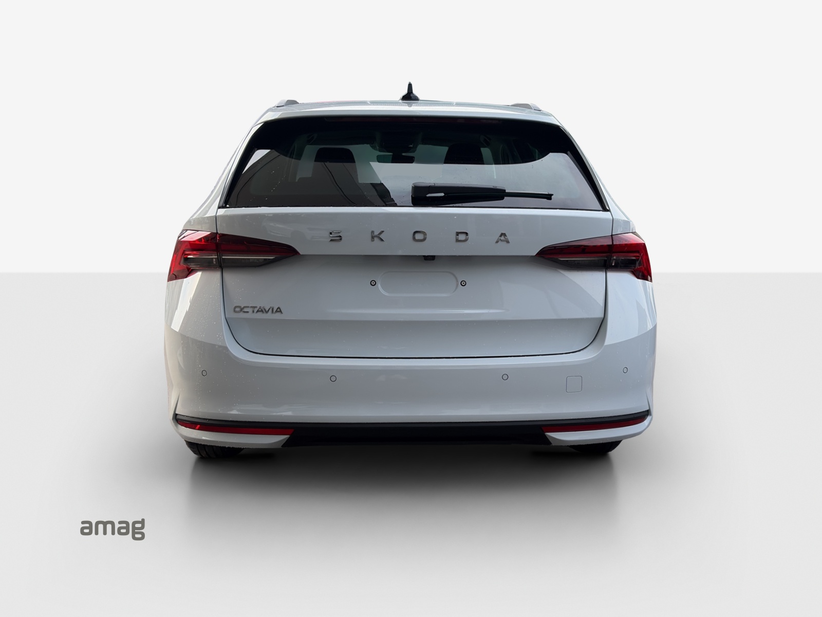 SKODA Octavia Combi 2.0 TDI DSG Selection-showroom-element-3