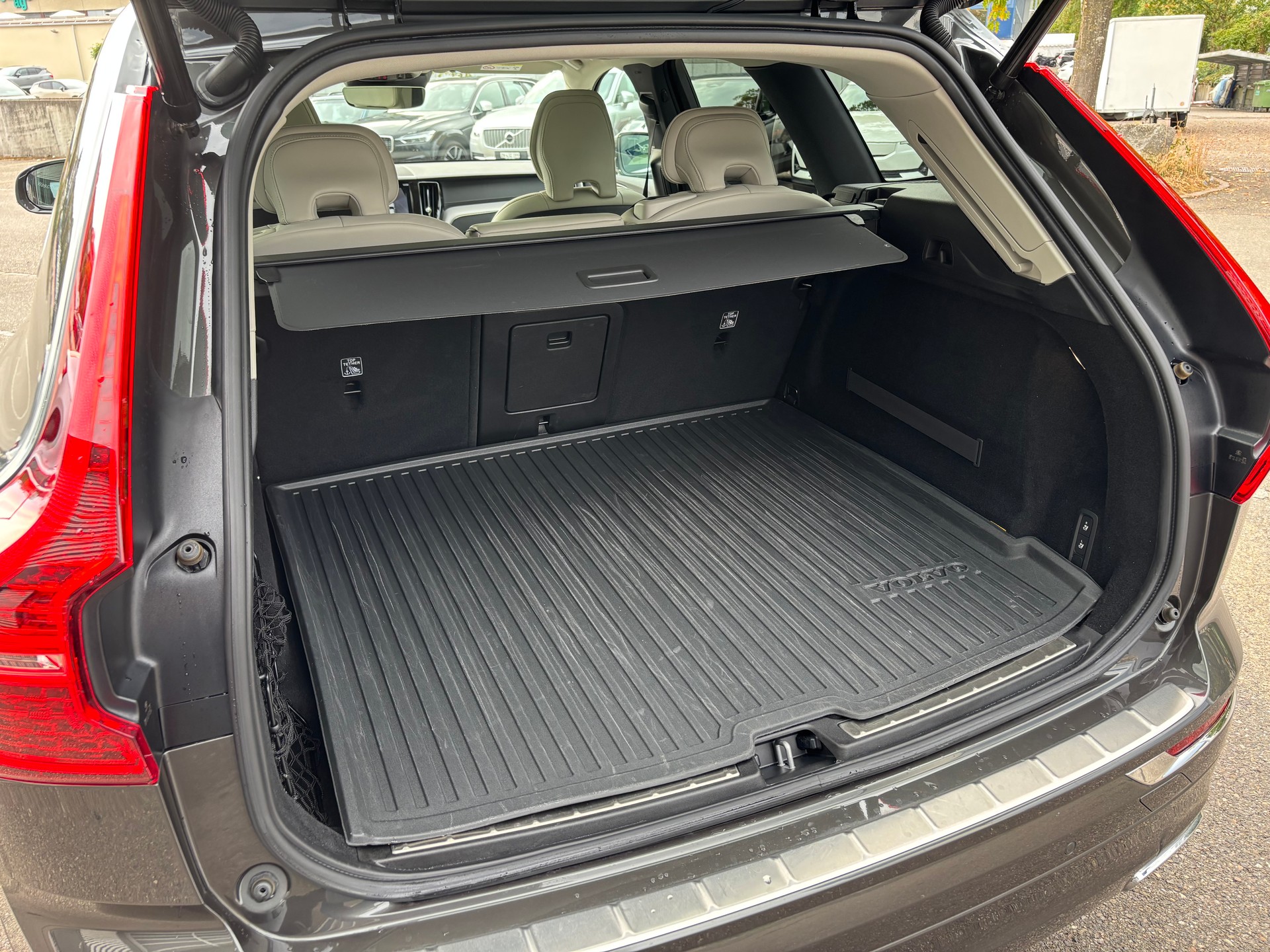 VOLVO XC60 2.0 T5 Inscription AWD-image-9
