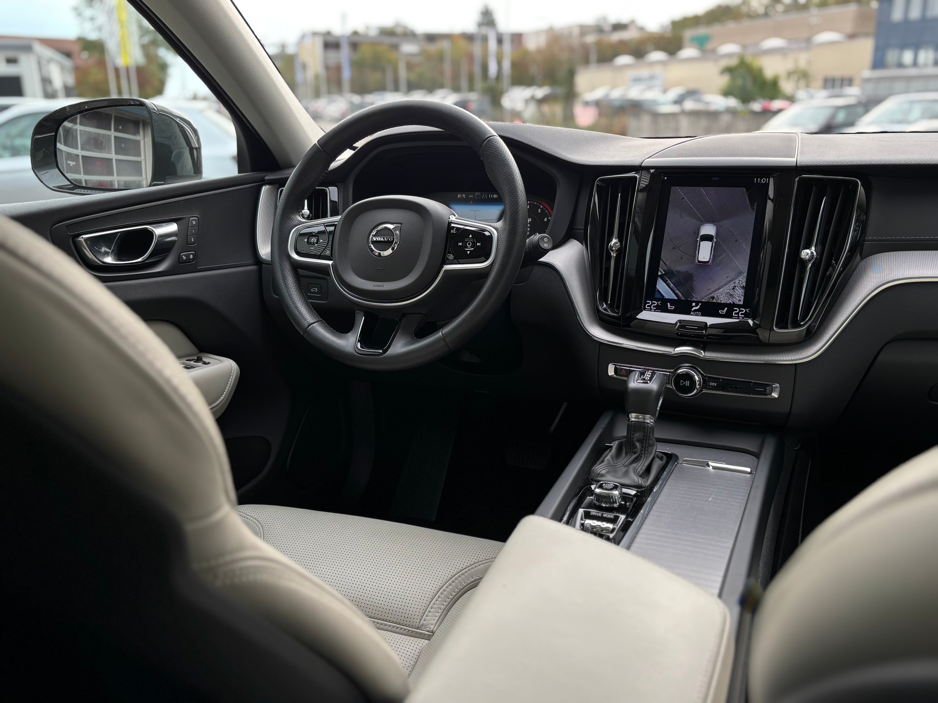 VOLVO XC60 2.0 T5 Inscription AWD-image-13