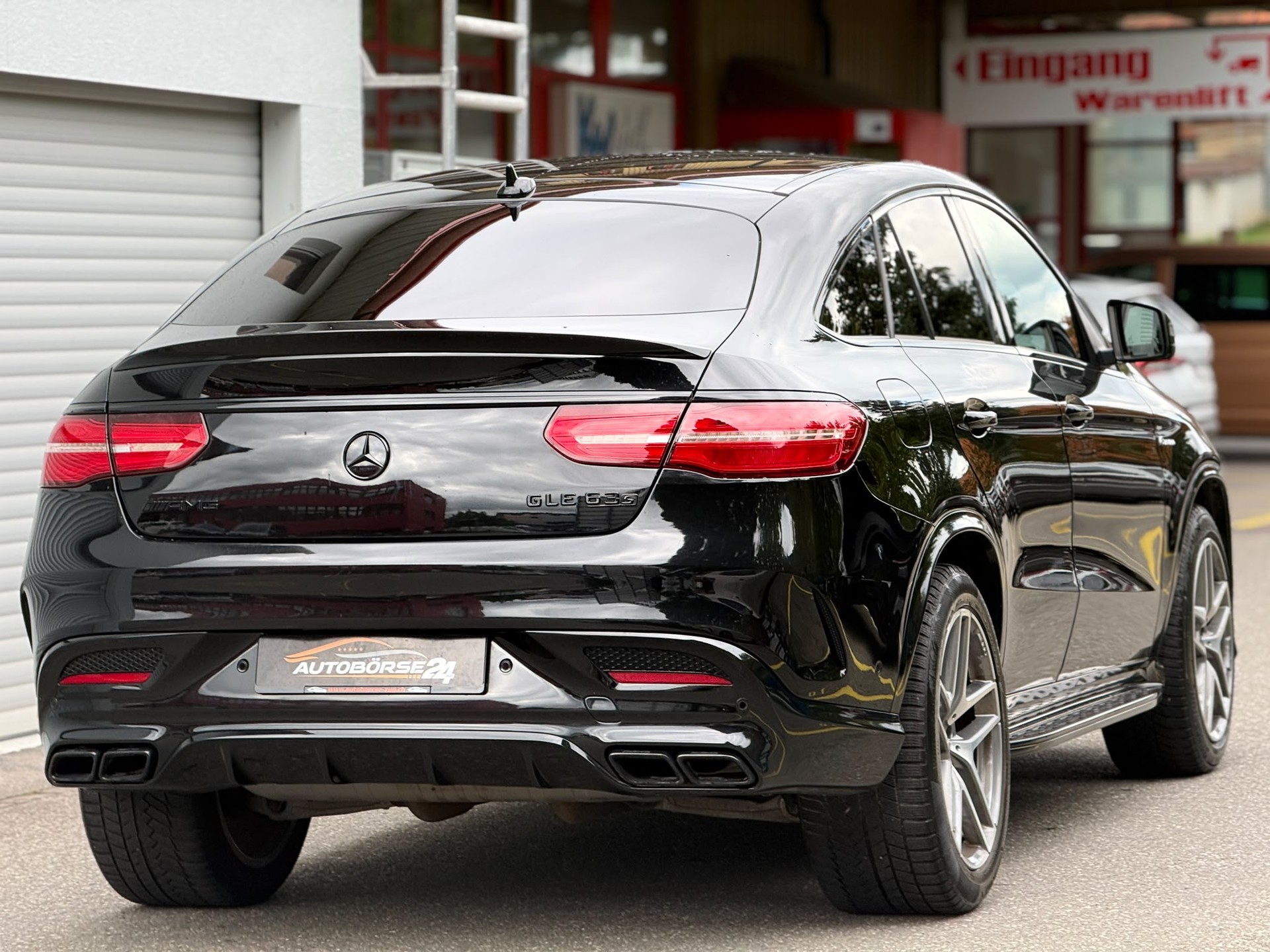 MERCEDES-BENZ GLE 63 V8 S AMG Coupé-image-2