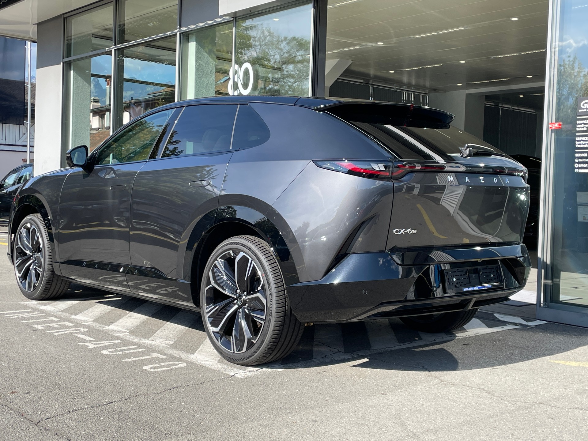 MAZDA CX-6e 68,8 kWh Takumi-showroom-element-3