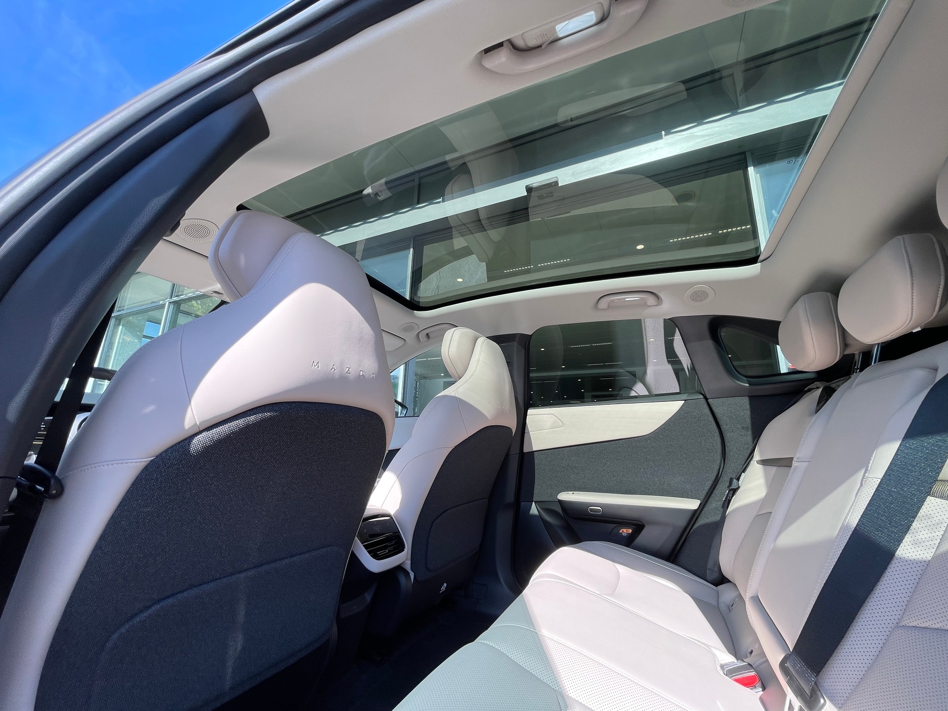 MAZDA CX-6e 68,8 kWh Takumi-image-7