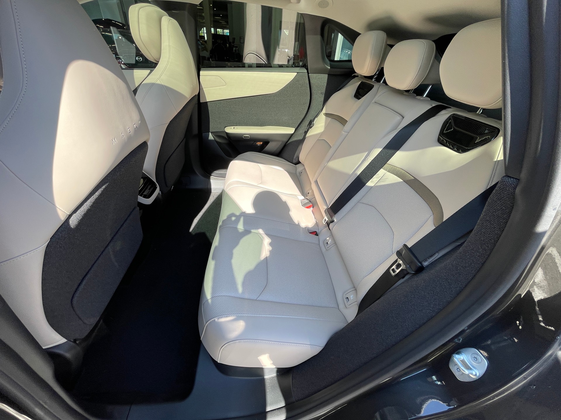 MAZDA CX-6e 68,8 kWh Takumi-image-6