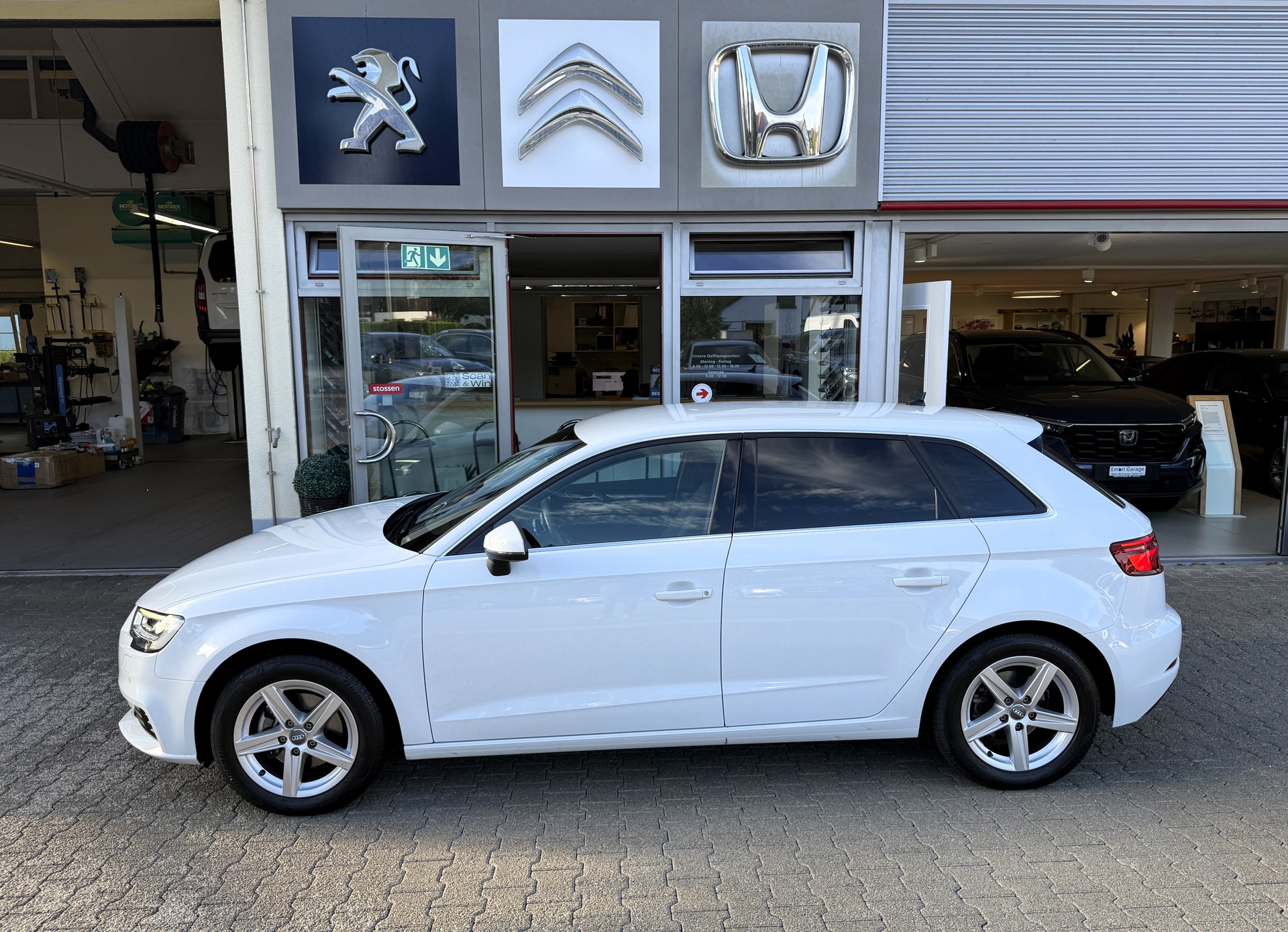 AUDI A3 Sportback 35 TFSI S-tronic-image-3