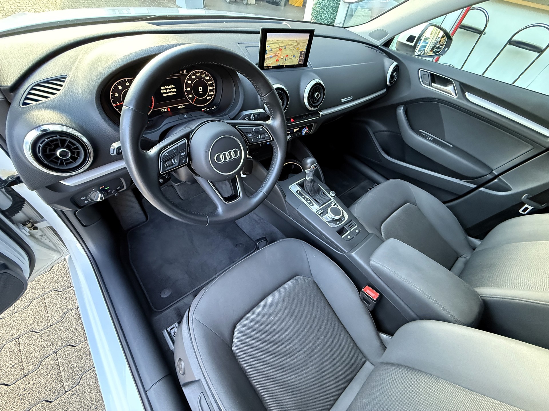 AUDI A3 Sportback 35 TFSI S-tronic-image-14