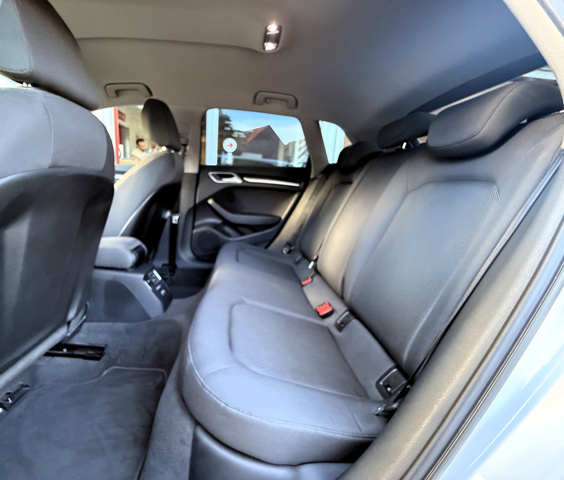 AUDI A3 Sportback 35 TFSI S-tronic-image-9