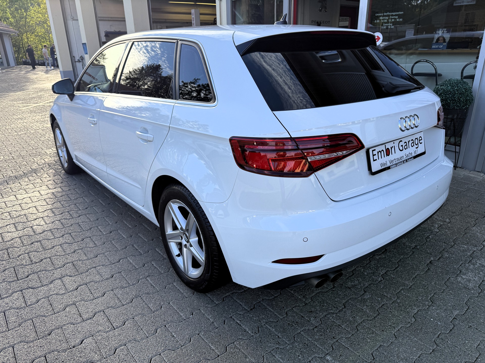 AUDI A3 Sportback 35 TFSI S-tronic-image-4