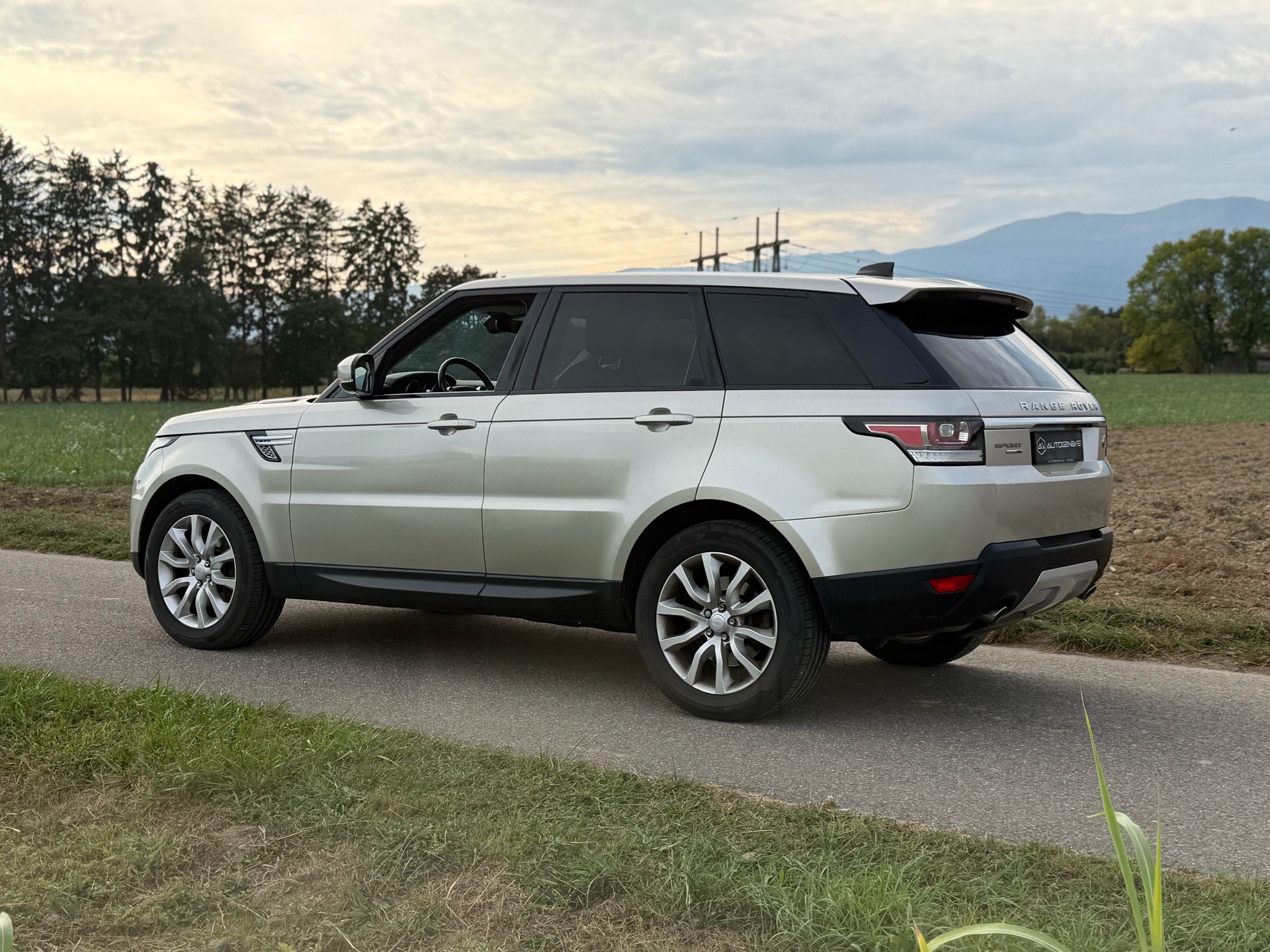 LAND ROVER Range Rover Sport 3.0 TDV6 HSE Automatic-image-9