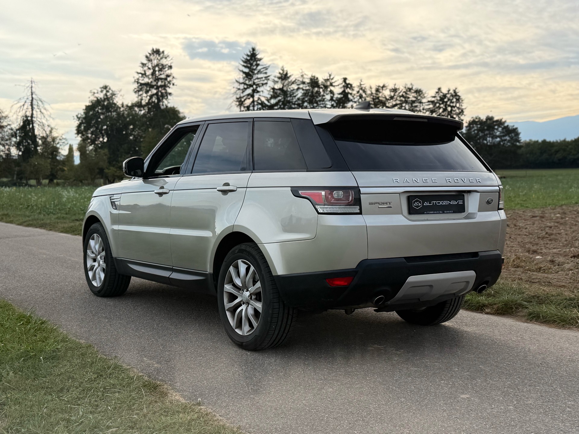 LAND ROVER Range Rover Sport 3.0 TDV6 HSE Automatic-image-8