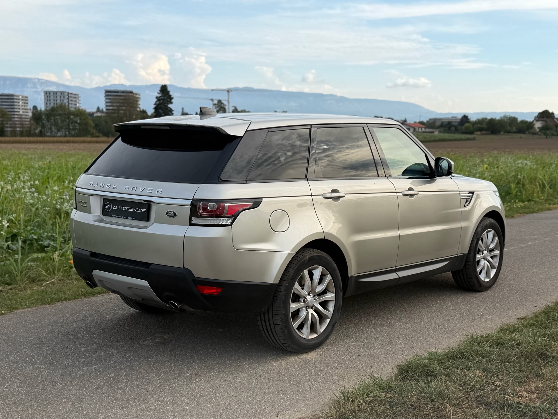LAND ROVER Range Rover Sport 3.0 TDV6 HSE Automatic-image-6
