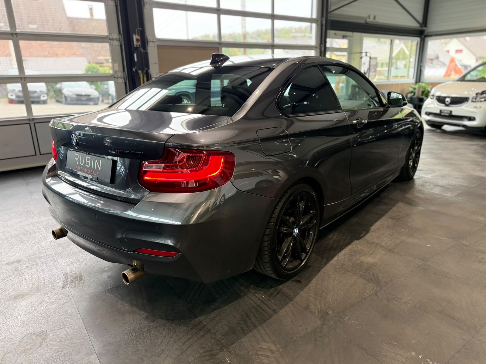 BMW M240i xDrive Steptronic-image-4