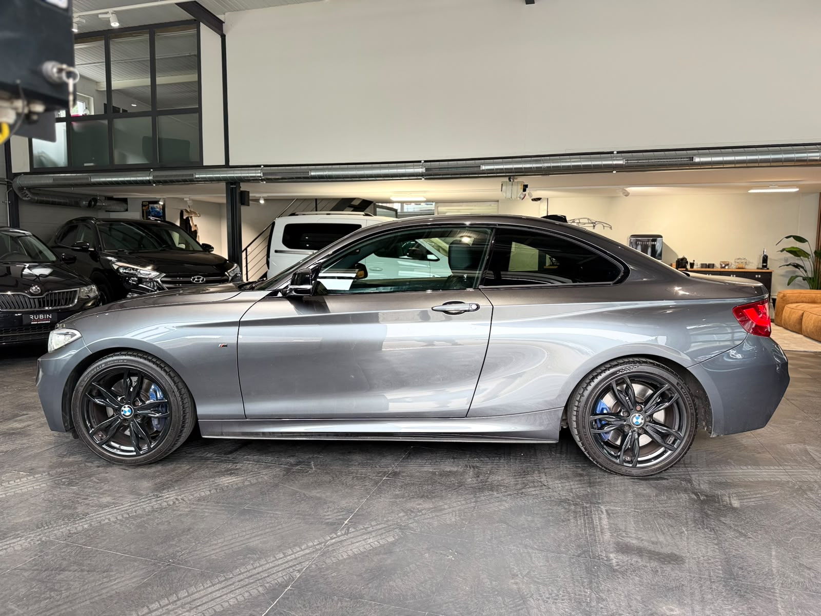 BMW M240i xDrive Steptronic-image-1