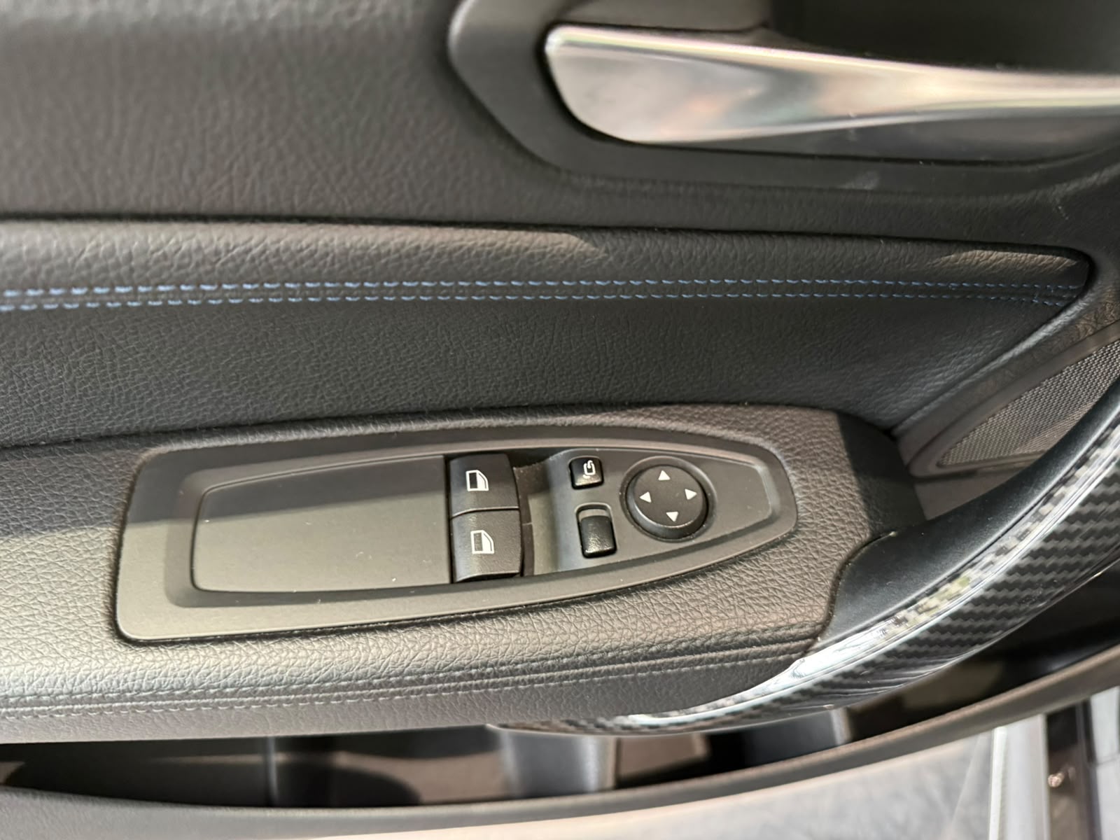 BMW M240i xDrive Steptronic-image-18