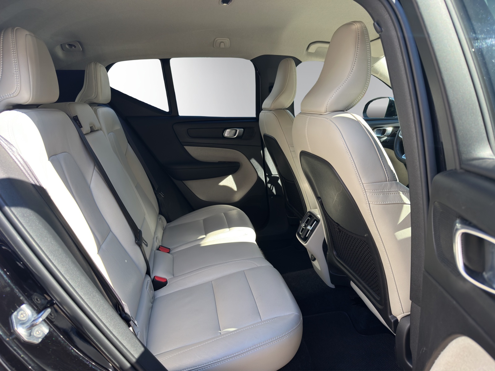 VOLVO XC40 T4 AWD Inscription Geartronic-image-11