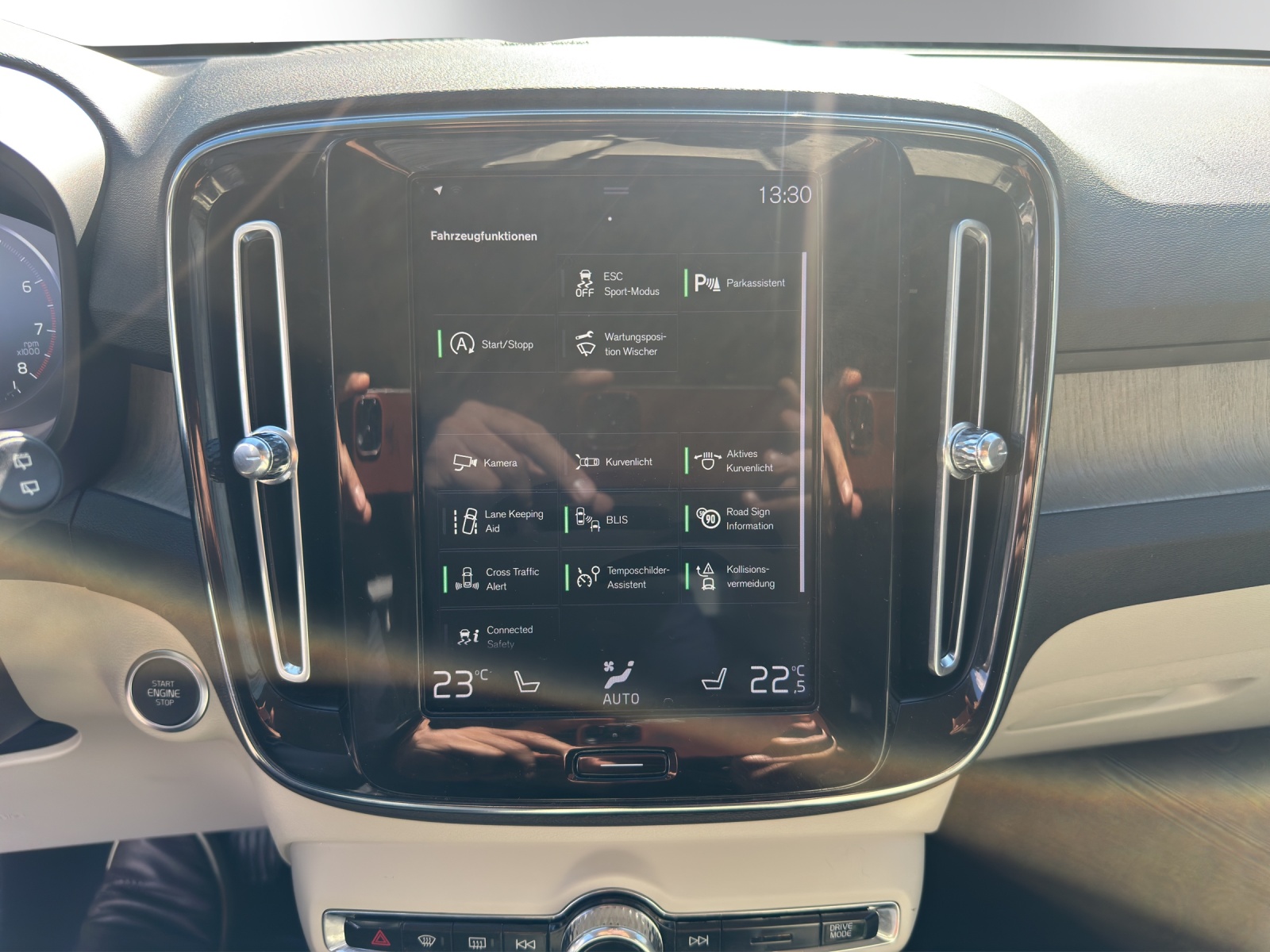 VOLVO XC40 T4 AWD Inscription Geartronic-image-16