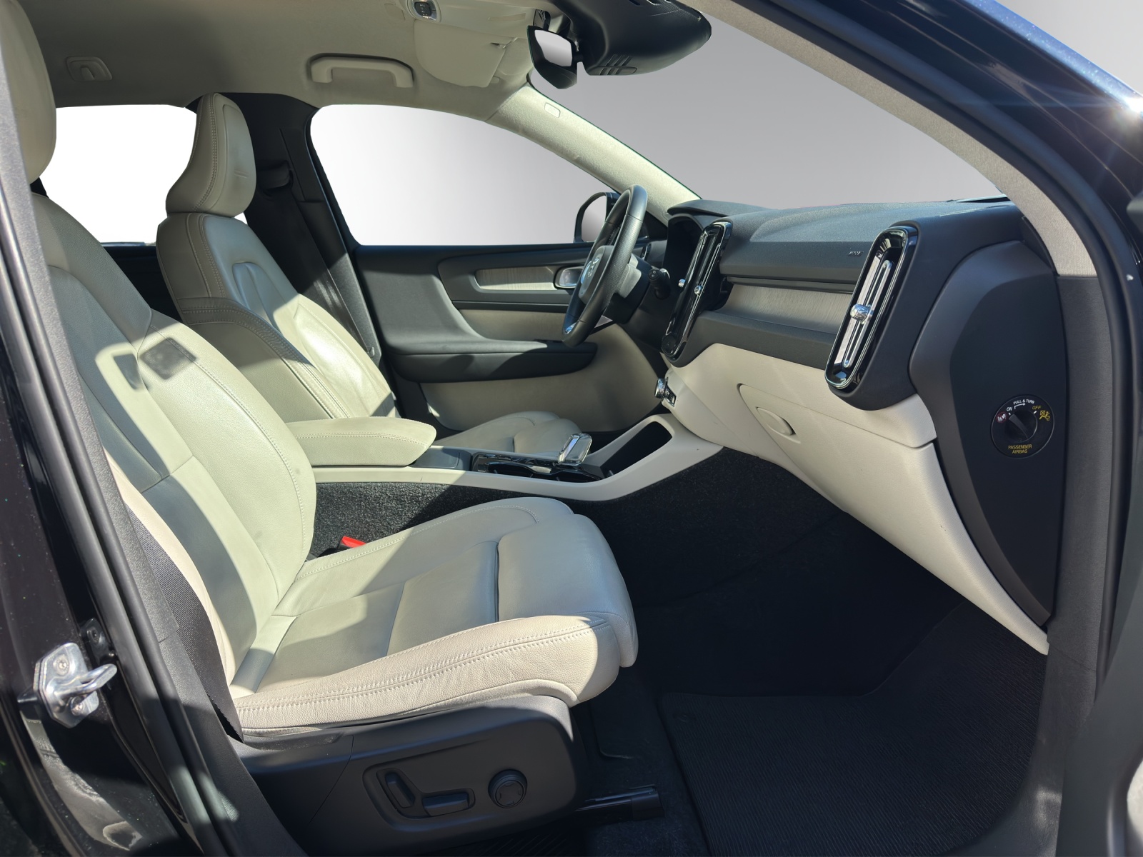 VOLVO XC40 T4 AWD Inscription Geartronic-image-10