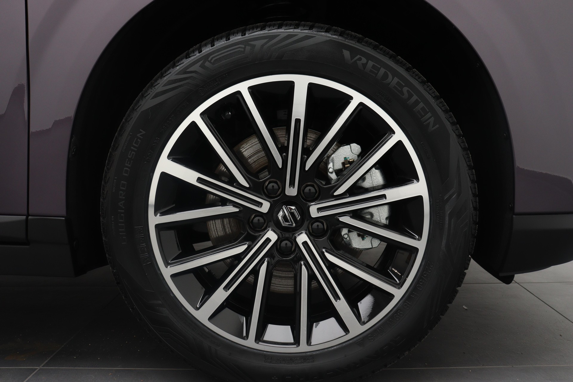 LEAPMOTOR B10 1.5 Hybrid EV-image-5