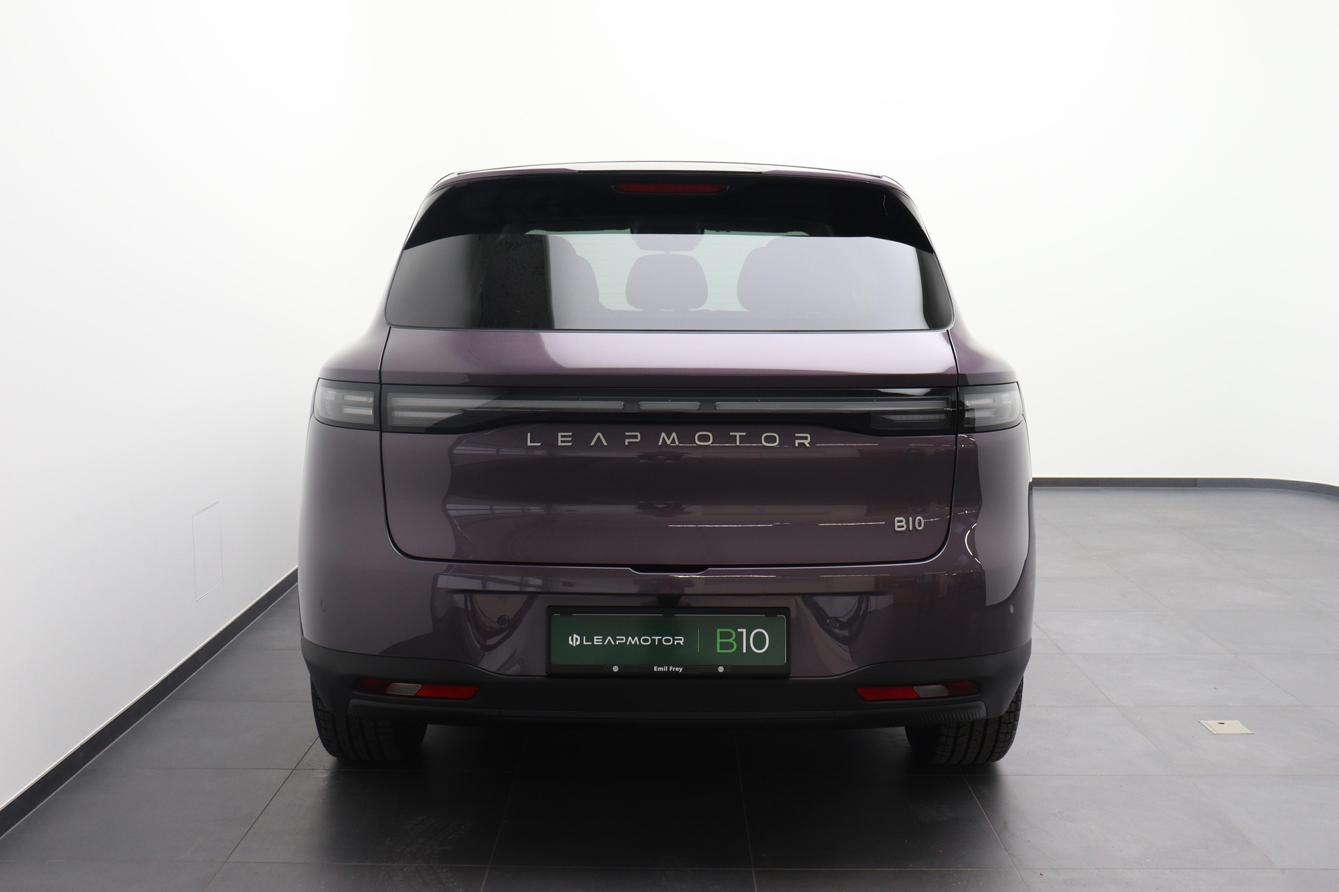 LEAPMOTOR B10 1.5 Hybrid EV-image-3
