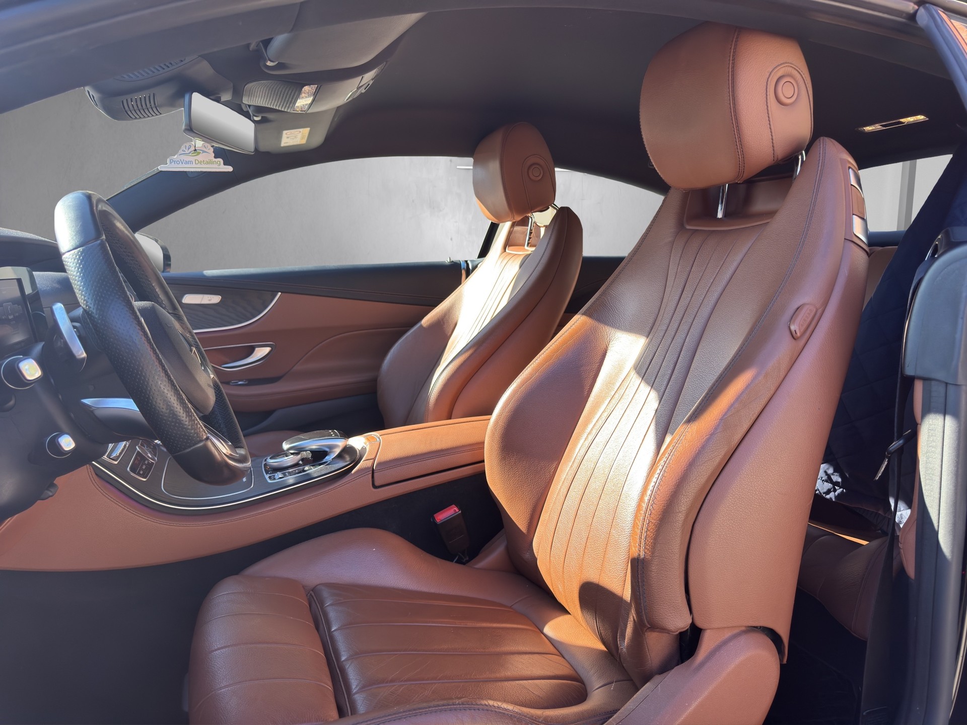MERCEDES-BENZ E 200 Coupé AMG Line 9G-Tronic-image-8