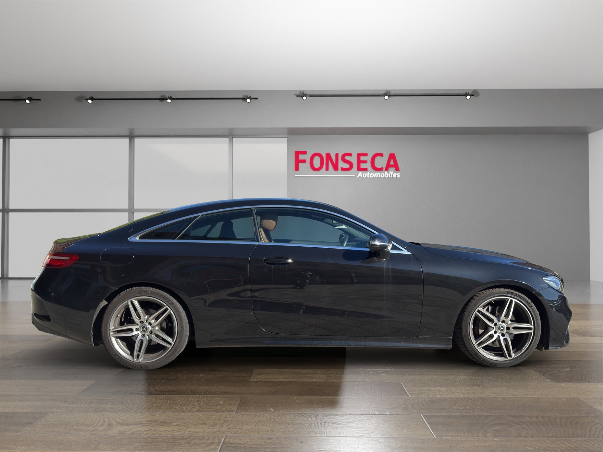 MERCEDES-BENZ E 200 Coupé AMG Line 9G-Tronic-image-6
