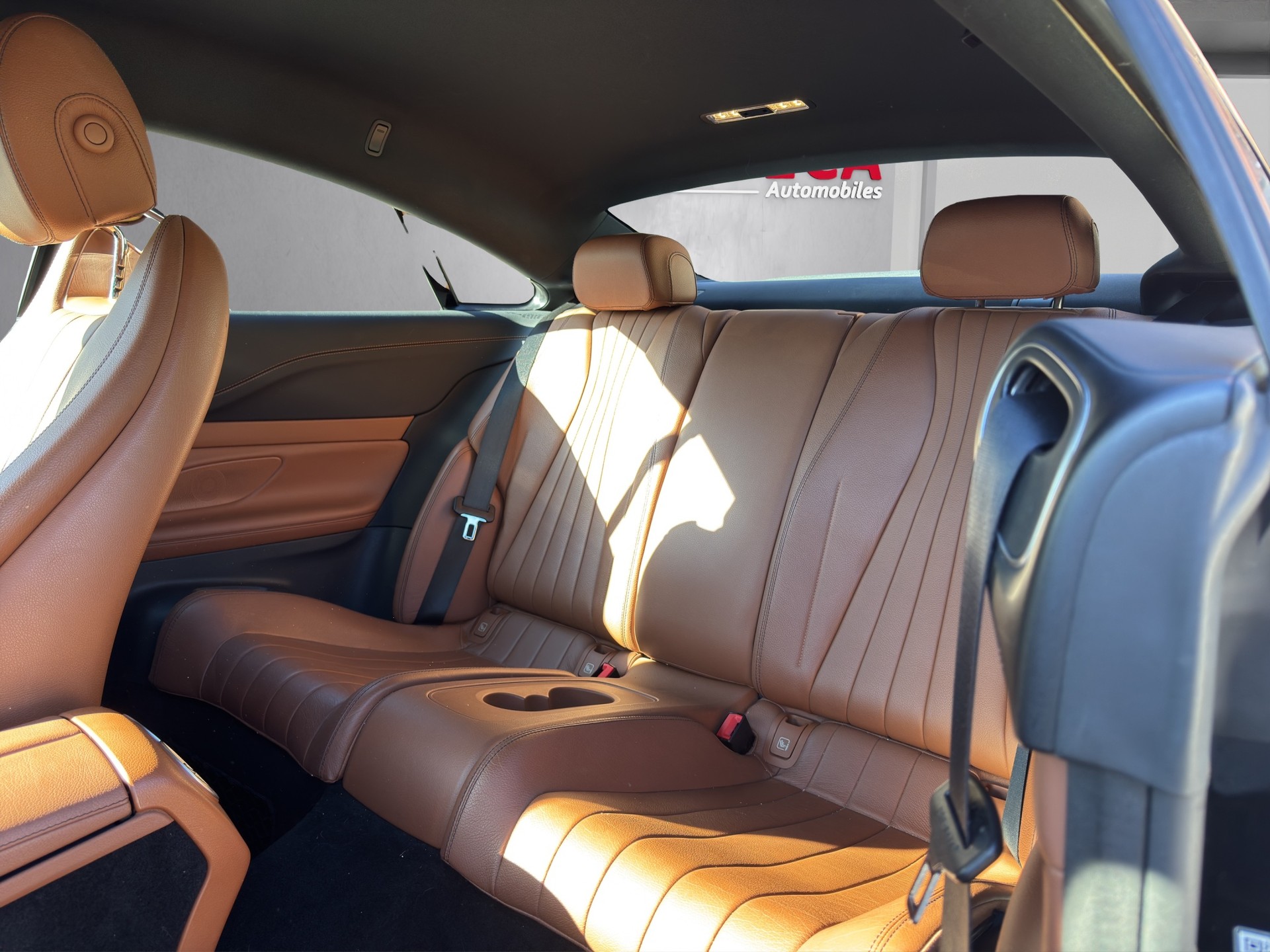 MERCEDES-BENZ E 200 Coupé AMG Line 9G-Tronic-image-10