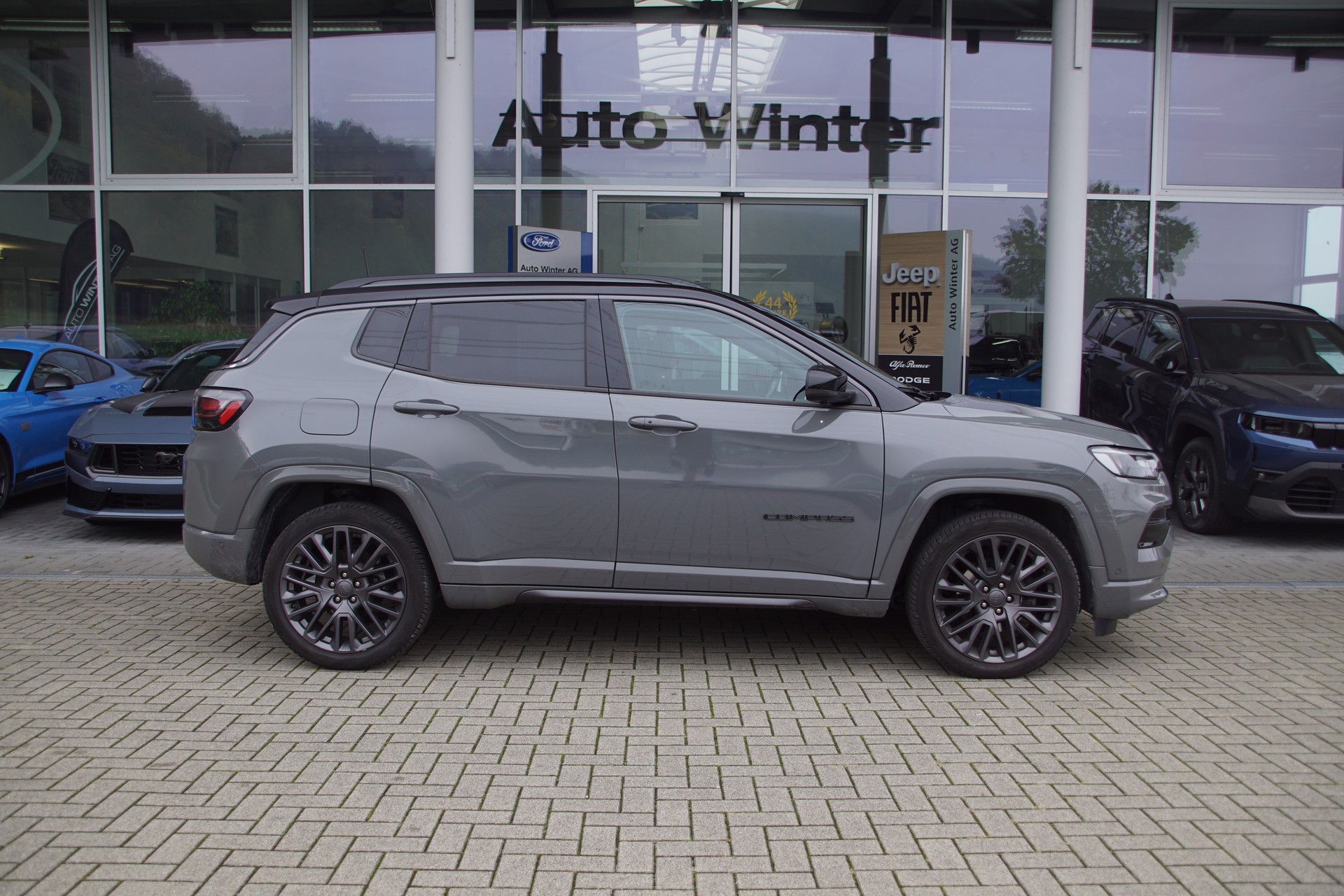 JEEP Compass 4x2 1.3 Turbo S DKG-image-4