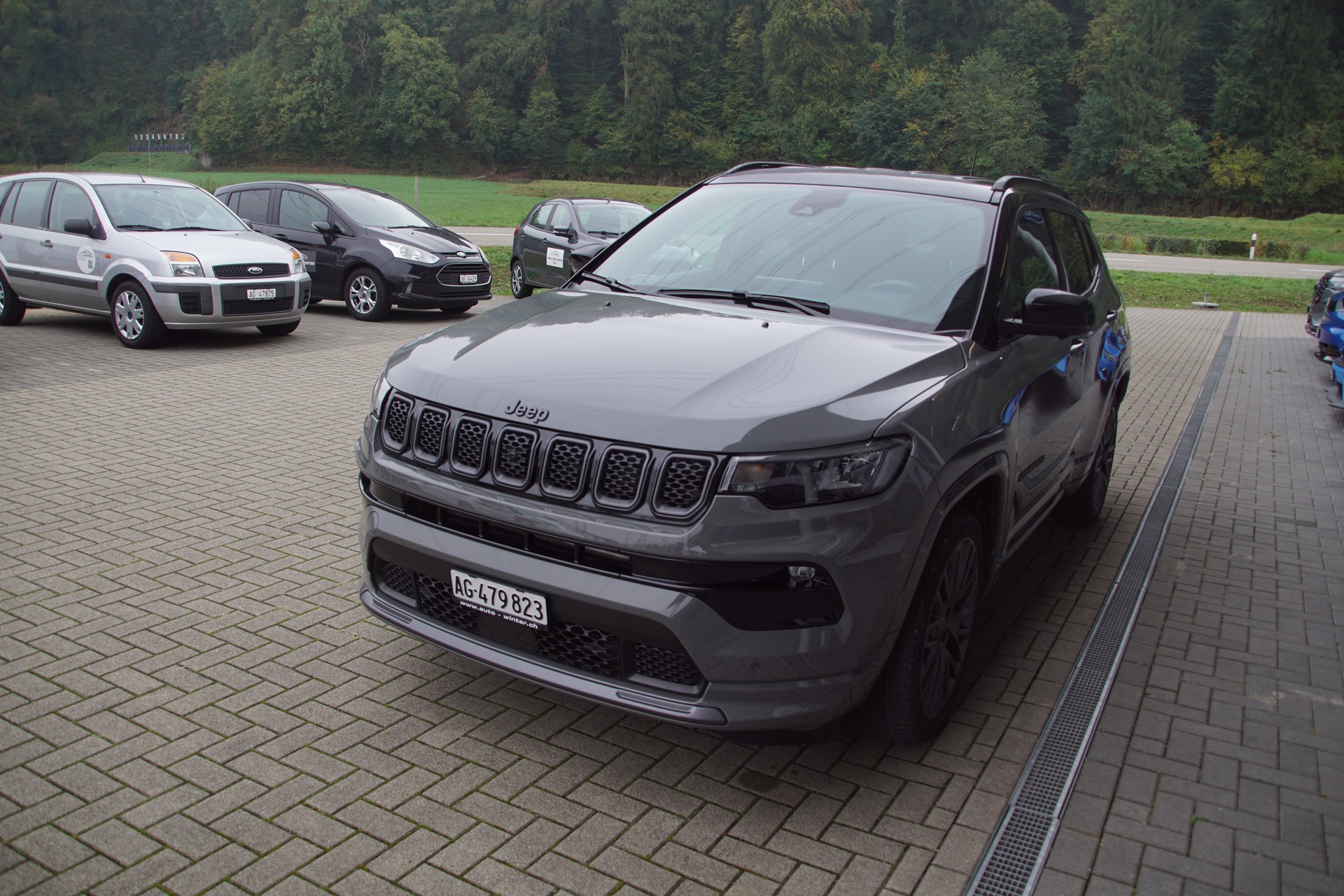 JEEP Compass 4x2 1.3 Turbo S DKG-image-1