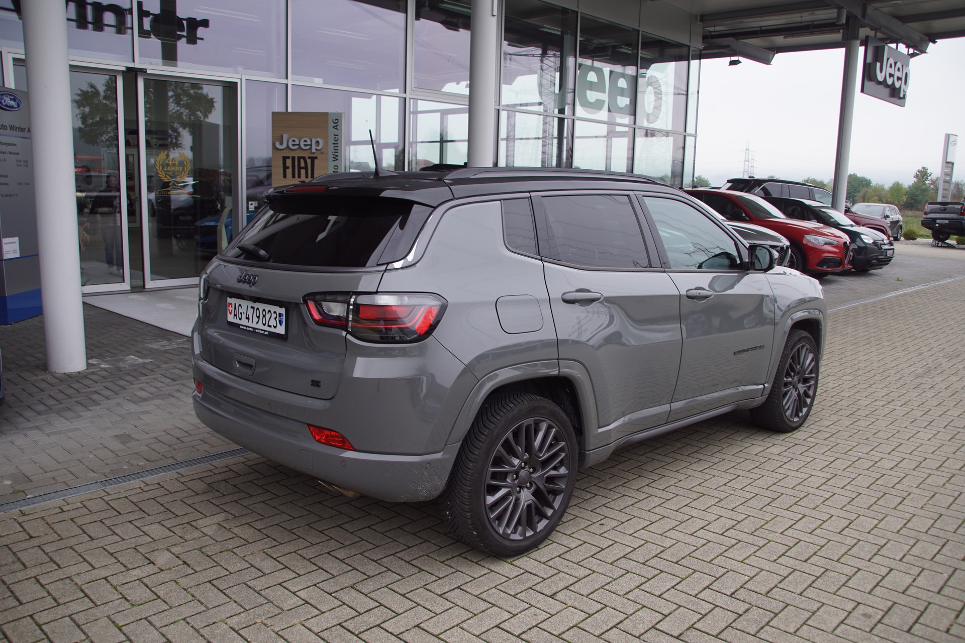 JEEP Compass 4x2 1.3 Turbo S DKG-image-3
