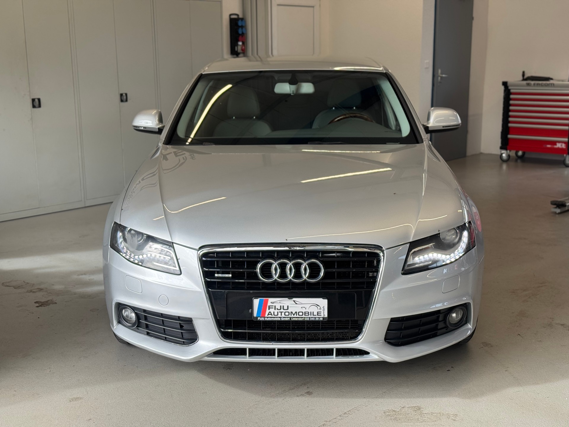 AUDI A4 Limousine 3.2 FSI quattro tiptronic-image-1