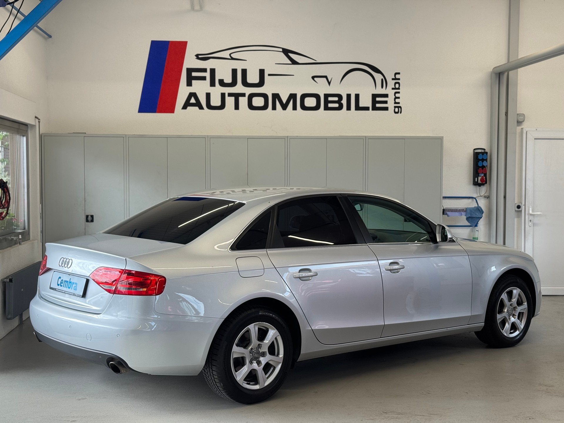 AUDI A4 Limousine 3.2 FSI quattro tiptronic-image-3