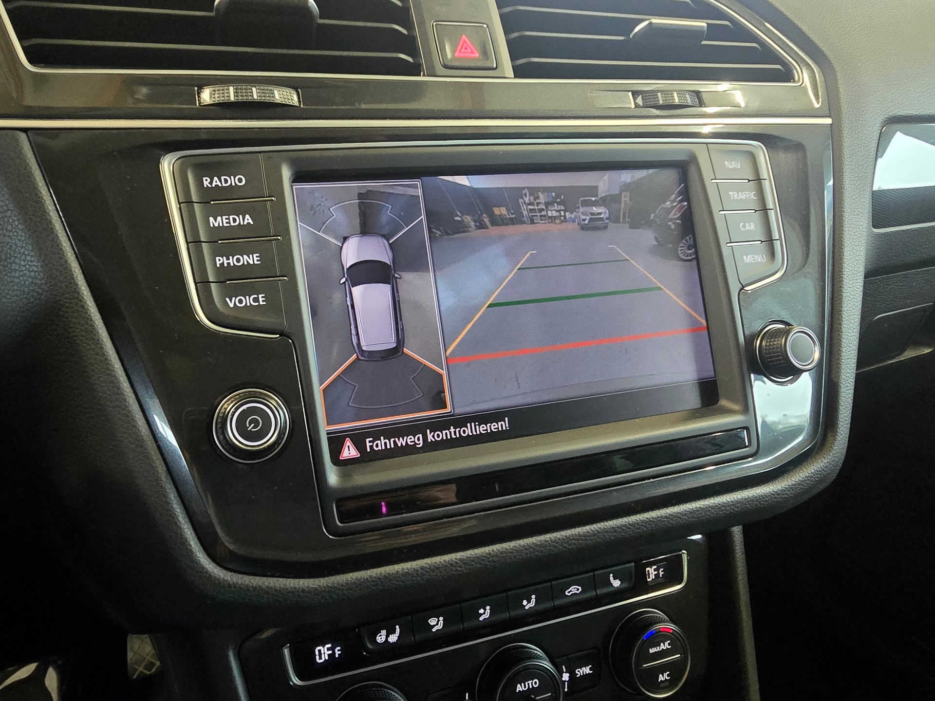 VW Tiguan 2.0 TDI SCR Highline4Motion DSG-image-11
