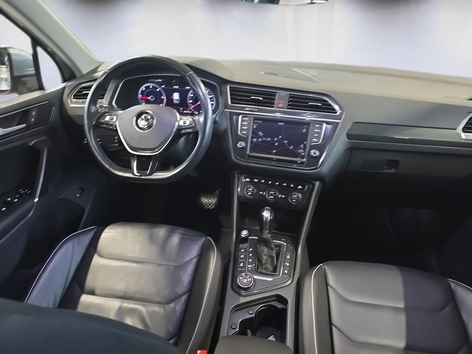 VW Tiguan 2.0 TDI SCR Highline4Motion DSG-image-8