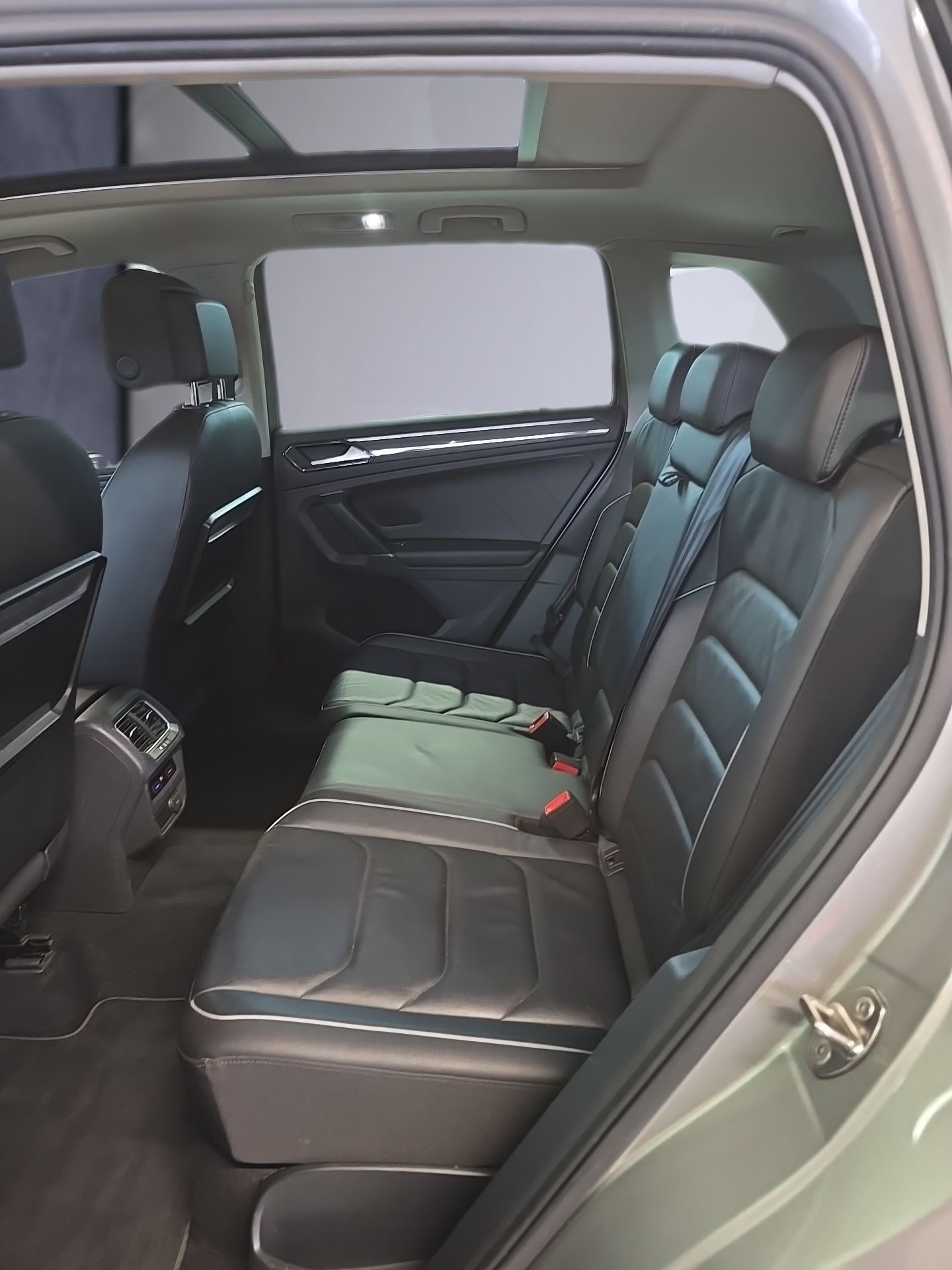 VW Tiguan 2.0 TDI SCR Highline4Motion DSG-image-16